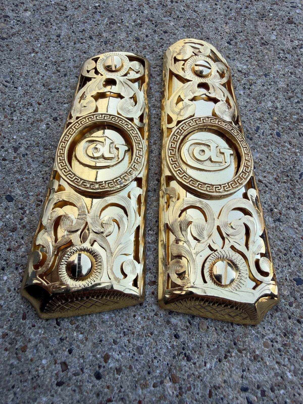 1911 45 38 Super Full Size Colt Gold Gun Pistol Grip Cachas Chapeado & 24K Screw