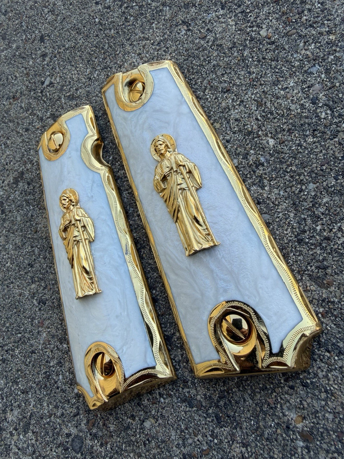1911 45 38 Super Full Size San Judas Gold Gun Pistol Grip Cachas & 24K Screws