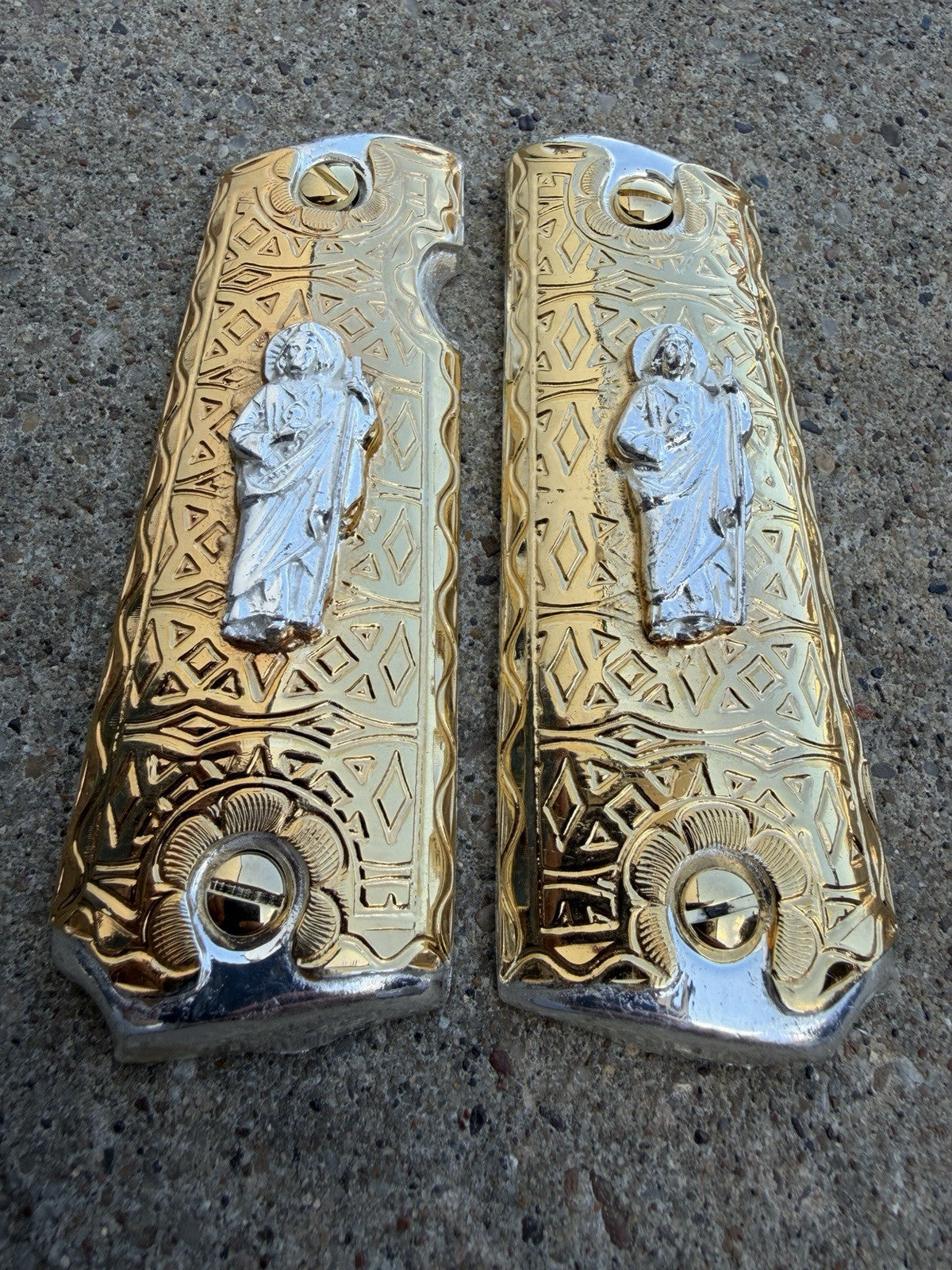1911 45 38 Super Full Size San Judas Gold Gun Pistol Grip Cachas & 24K Screws