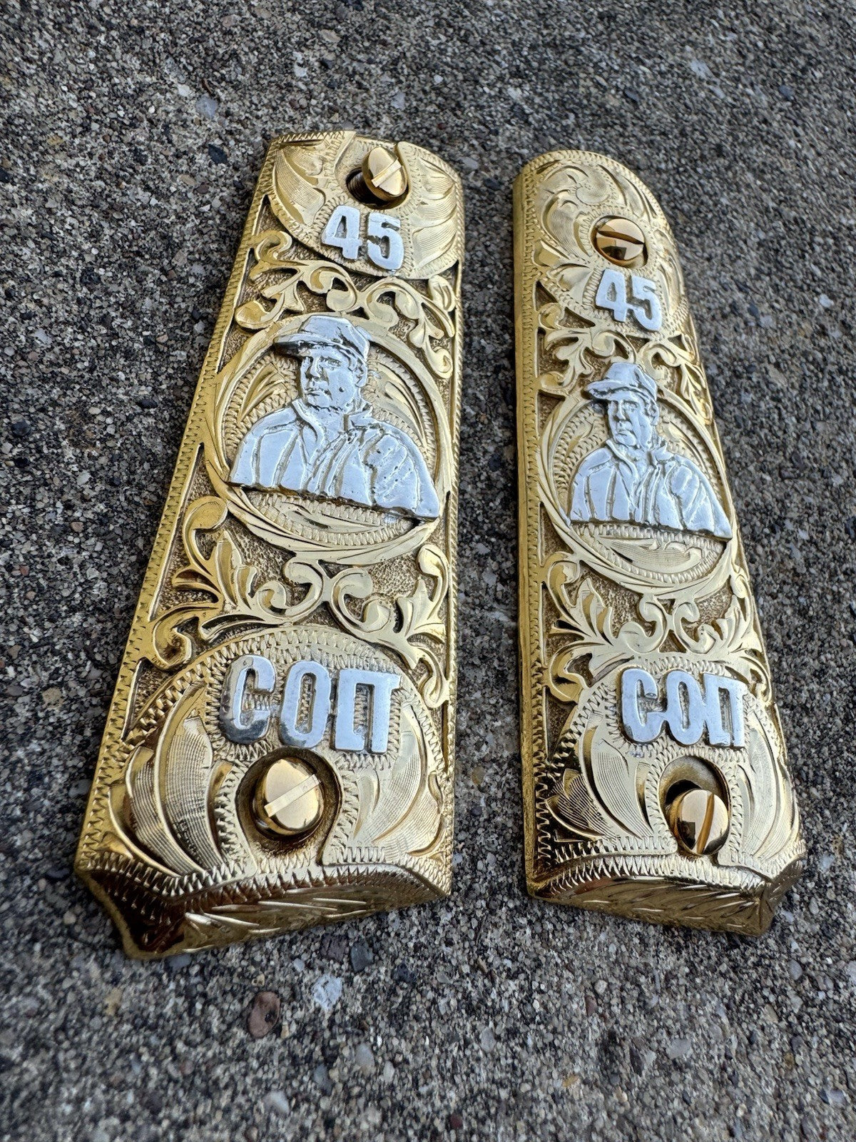 1911 45 38 Super Full Size Chapo Gold Gun Pistol Grip Cachas & 24K Screws