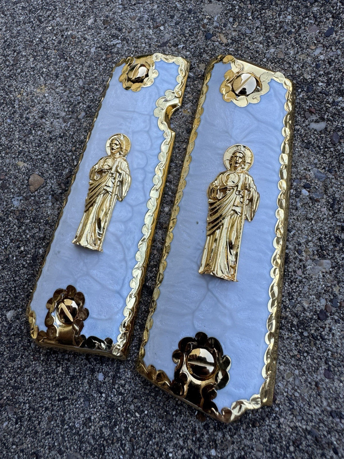 1911 45 38 Super Full Size San Judas Gold Gun Pistol Grip Cachas & 24K Screws