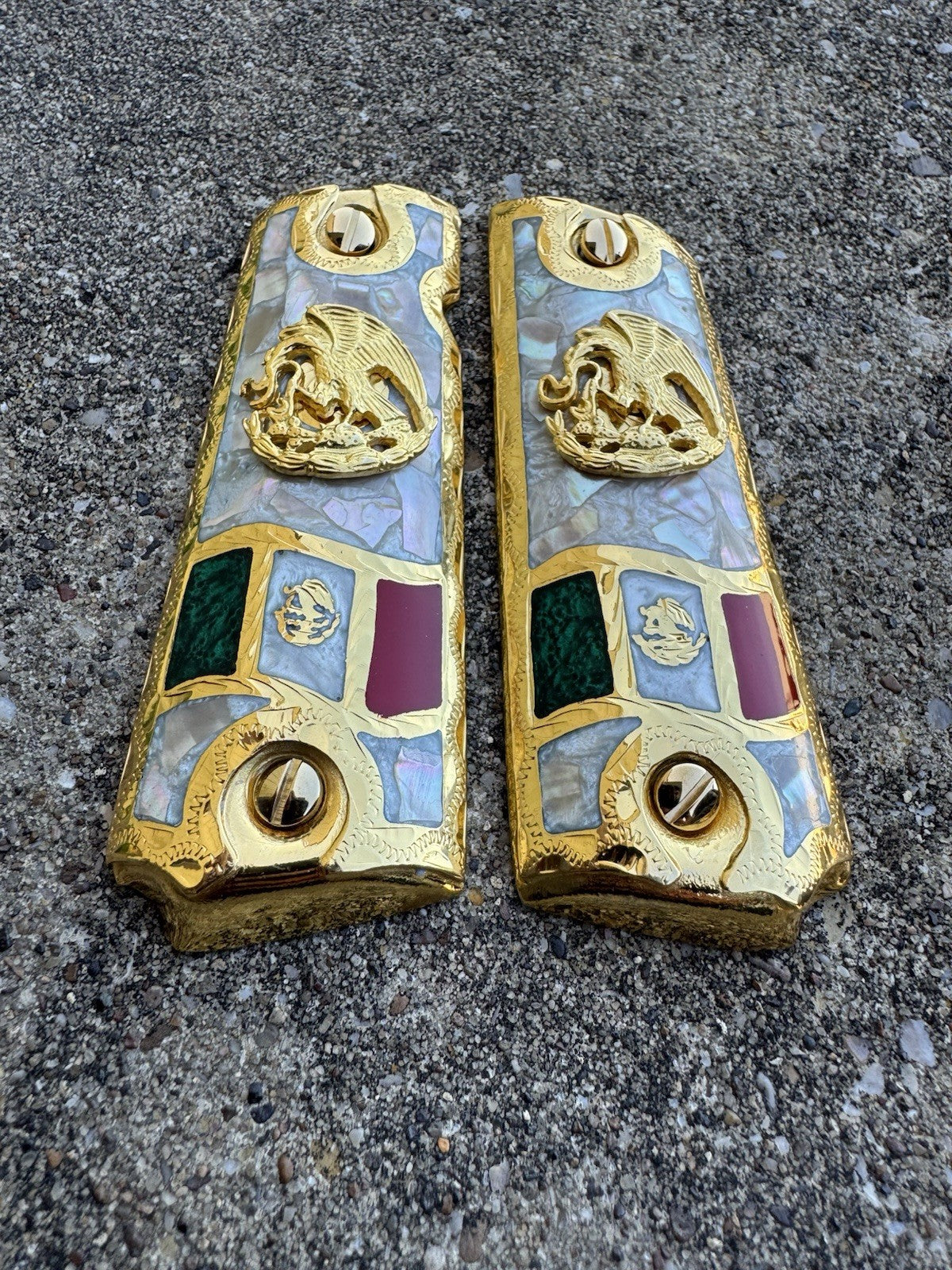 1911 45 38 Super Full Size Mexican Eagle Gold Gun Pistol Grip Cachas & 24K Screw
