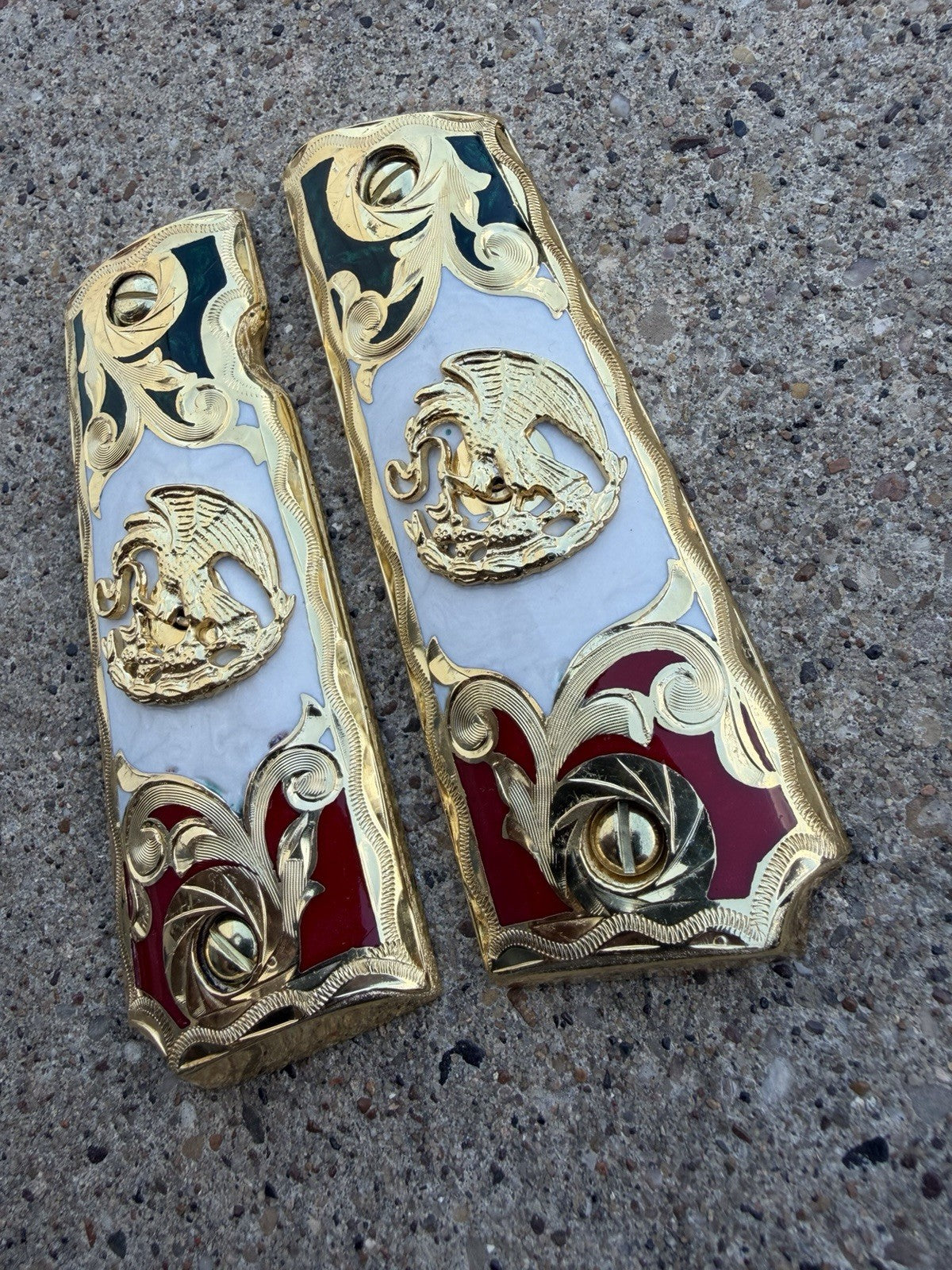 1911 45 38 Super Full Size Mexican Eagle Gold Gun Pistol Grip Cachas & 24K Screw