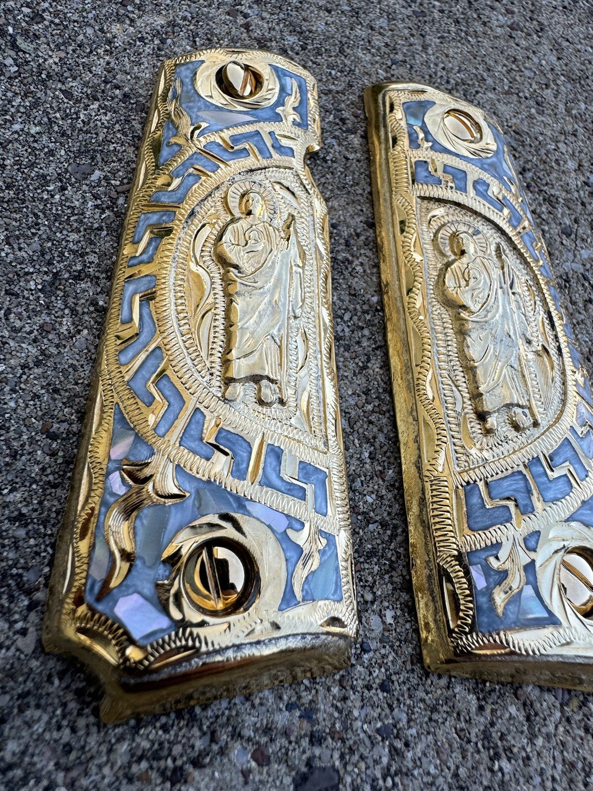 1911 45 38 SUPER SAN JUDAS GOLD GUN PISTOL GRIP CACHAS CHAPEADO & 24K SCREWS
