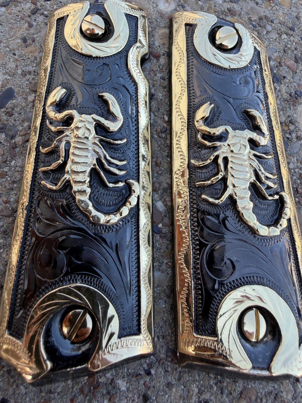 1911 45 38 Super Full Size Scorpion Gold Gun Pistol Grip Cachas & 24K Screws