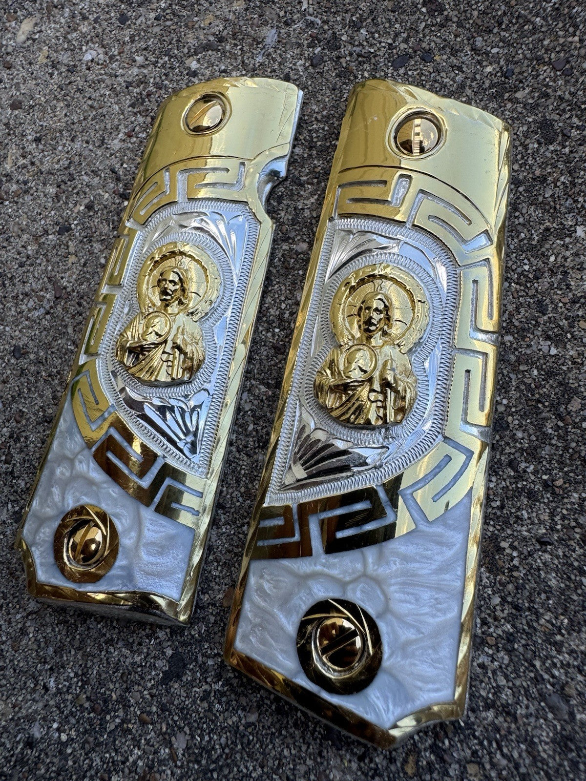 1911 45 38 Super Full Size San Judas Gold Gun Pistol Grip Cachas & 24K Screws