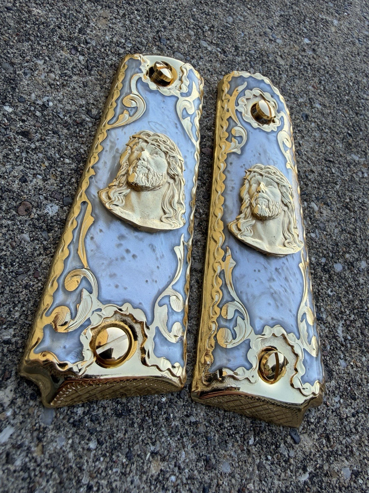 1911 45 38 Super Full Size Jesus Gold Gun Pistol Grip Cachas & 24K Screws