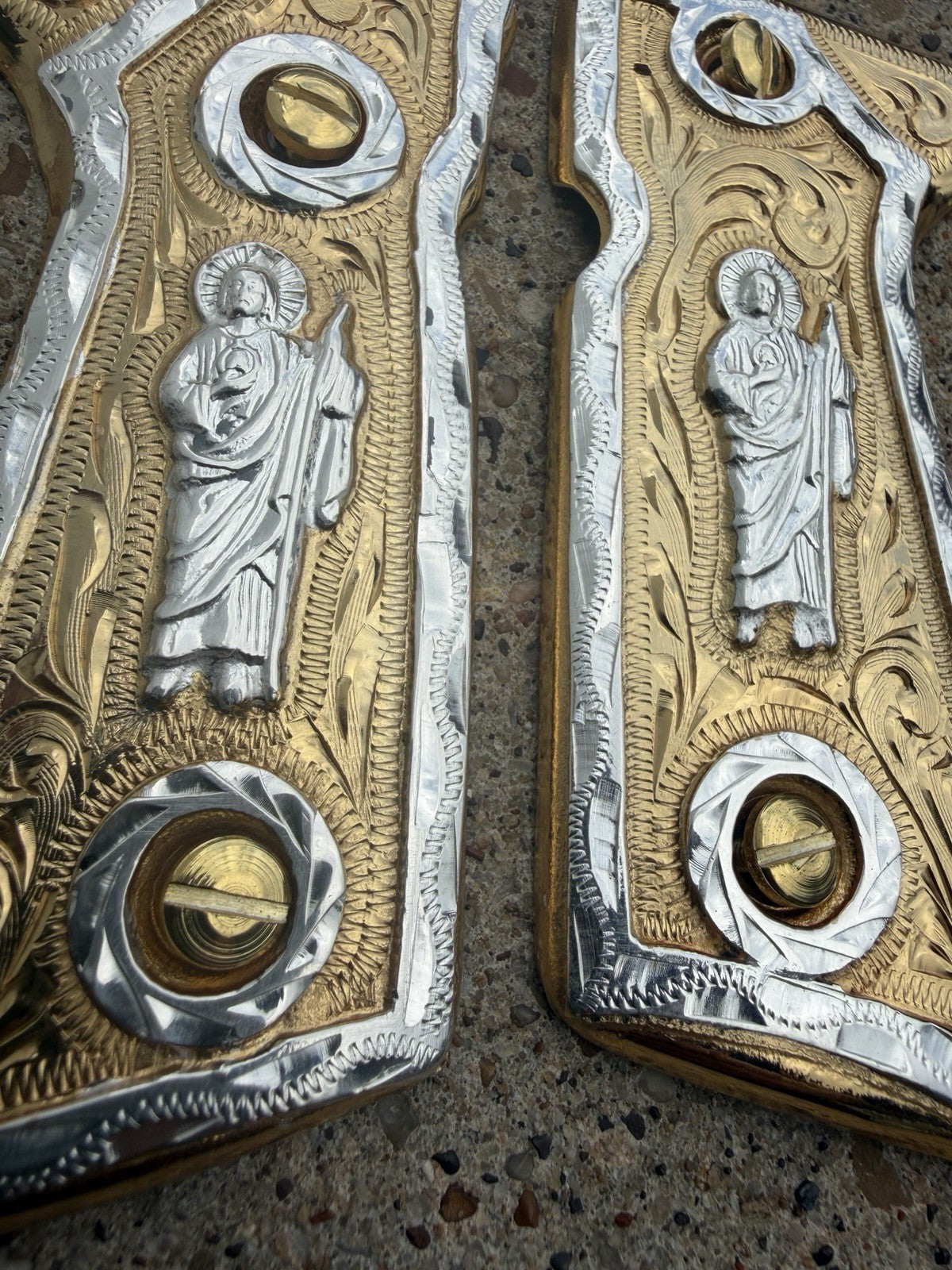 1911 45 38 Super Full Size San Judas Gold Gun Pistol Grip Cachas & 24K Screws