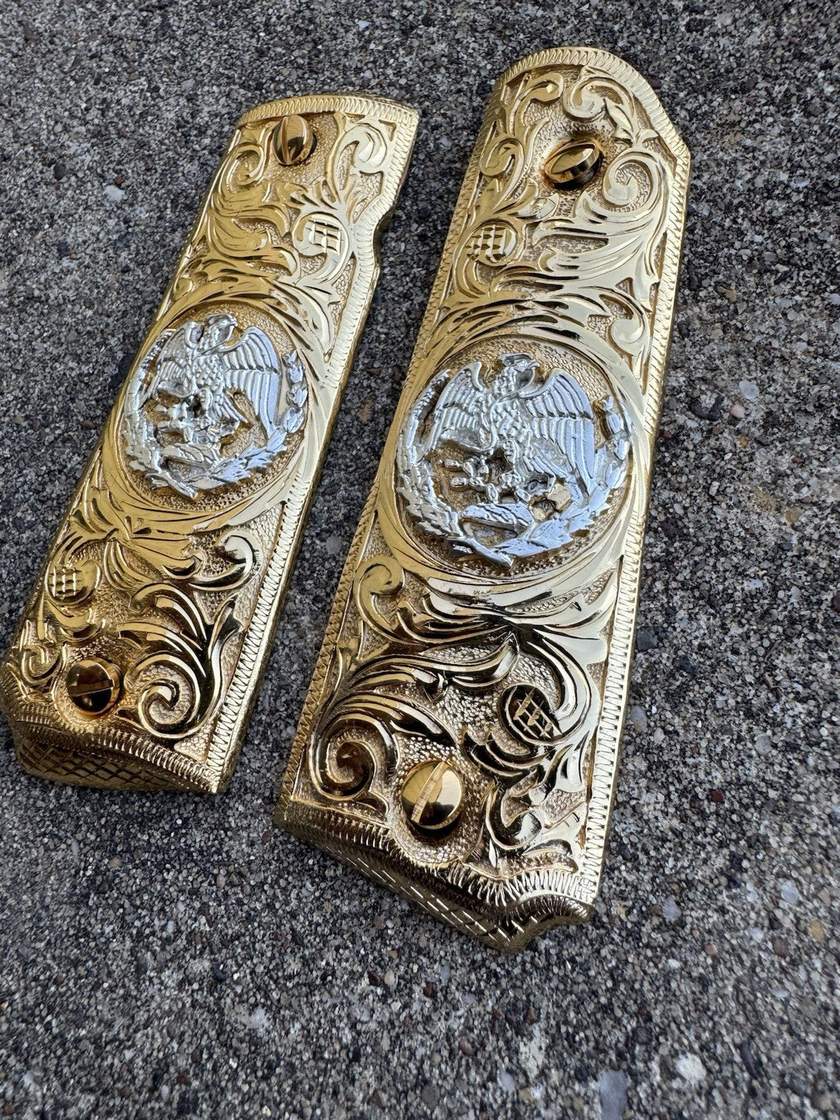 1911 45 38 Super Full Size Mexican Eagle Gold Gun Pistol Grip Cachas & 24K Screw