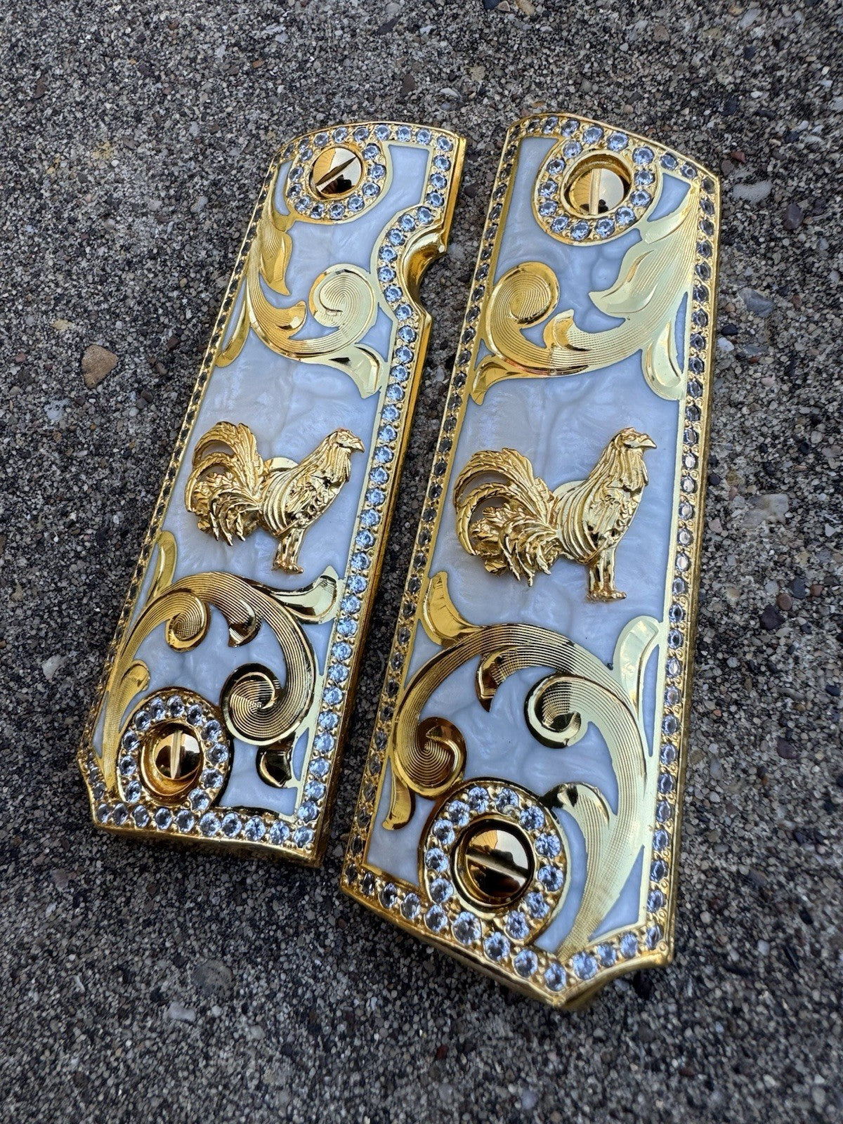 1911 ZIRCONIA 45 38 SUPER COLT GALLO GOLD GUN PISTOL GRIP CACHAS & 24K SCREW