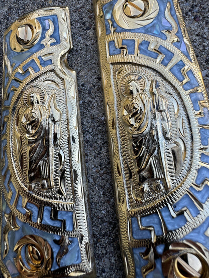 1911 45 38 SUPER SAN JUDAS GOLD GUN PISTOL GRIP CACHAS CHAPEADO & 24K SCREWS