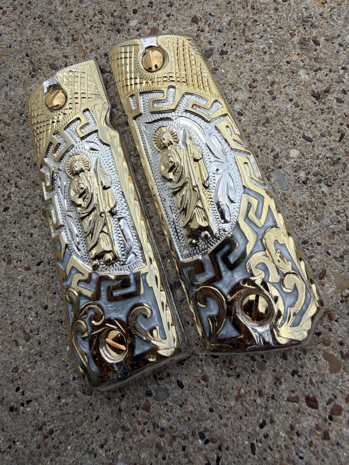 1911 45 38 Super Full Size San Judas Gold Gun Pistol Grip Cachas & 24K Screws