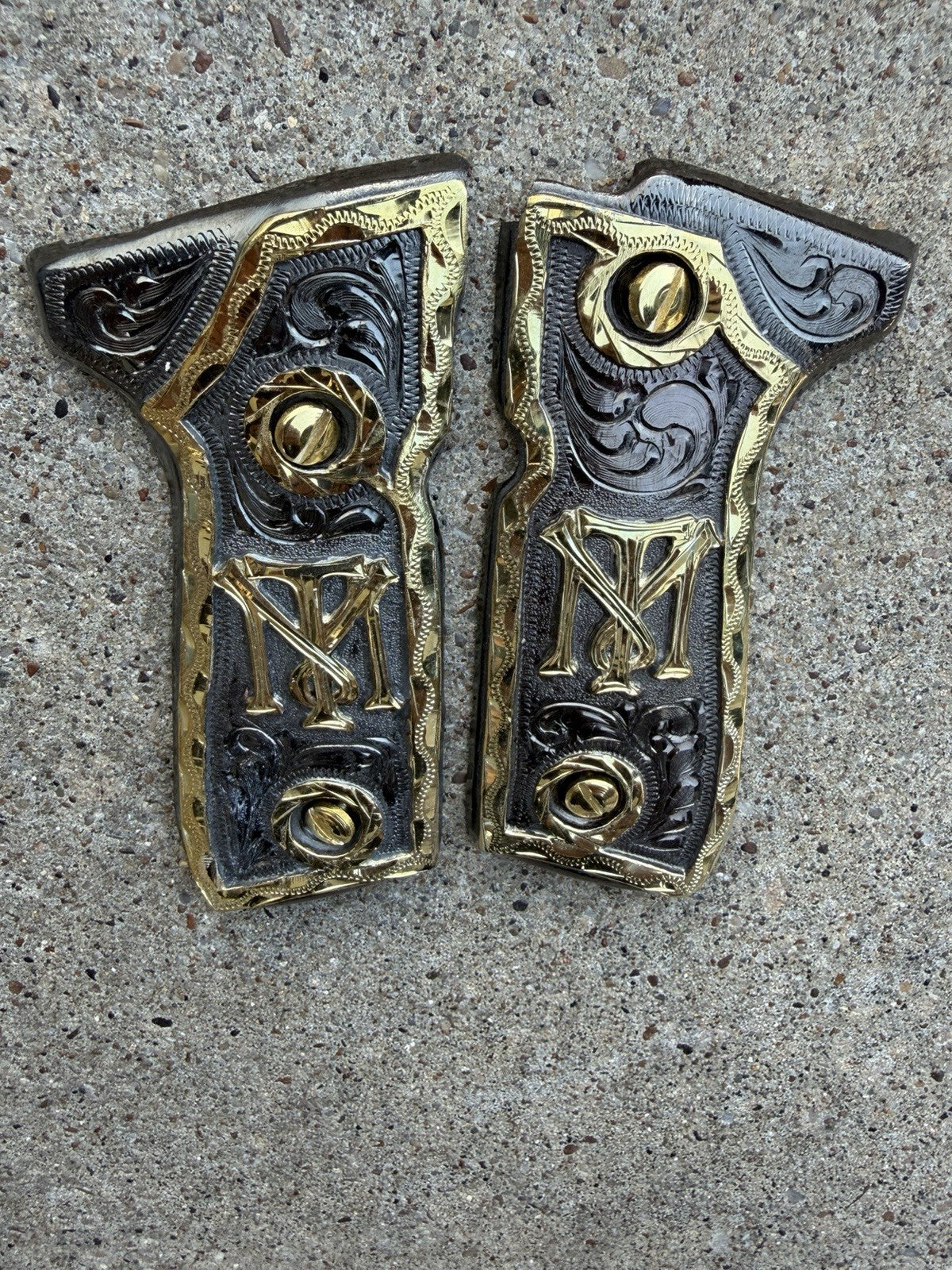 Beretta 92FS Cachas Scarface Gold Plated Pistol Custom Grips & Gold Screws