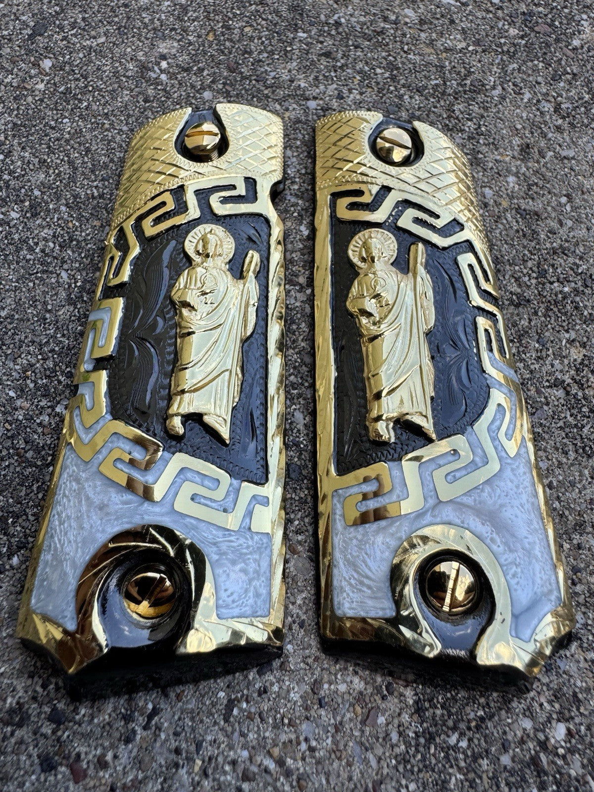 1911 45 38 Super Full Size San Judas Gold Gun Pistol Grip Cachas & 24K Screws