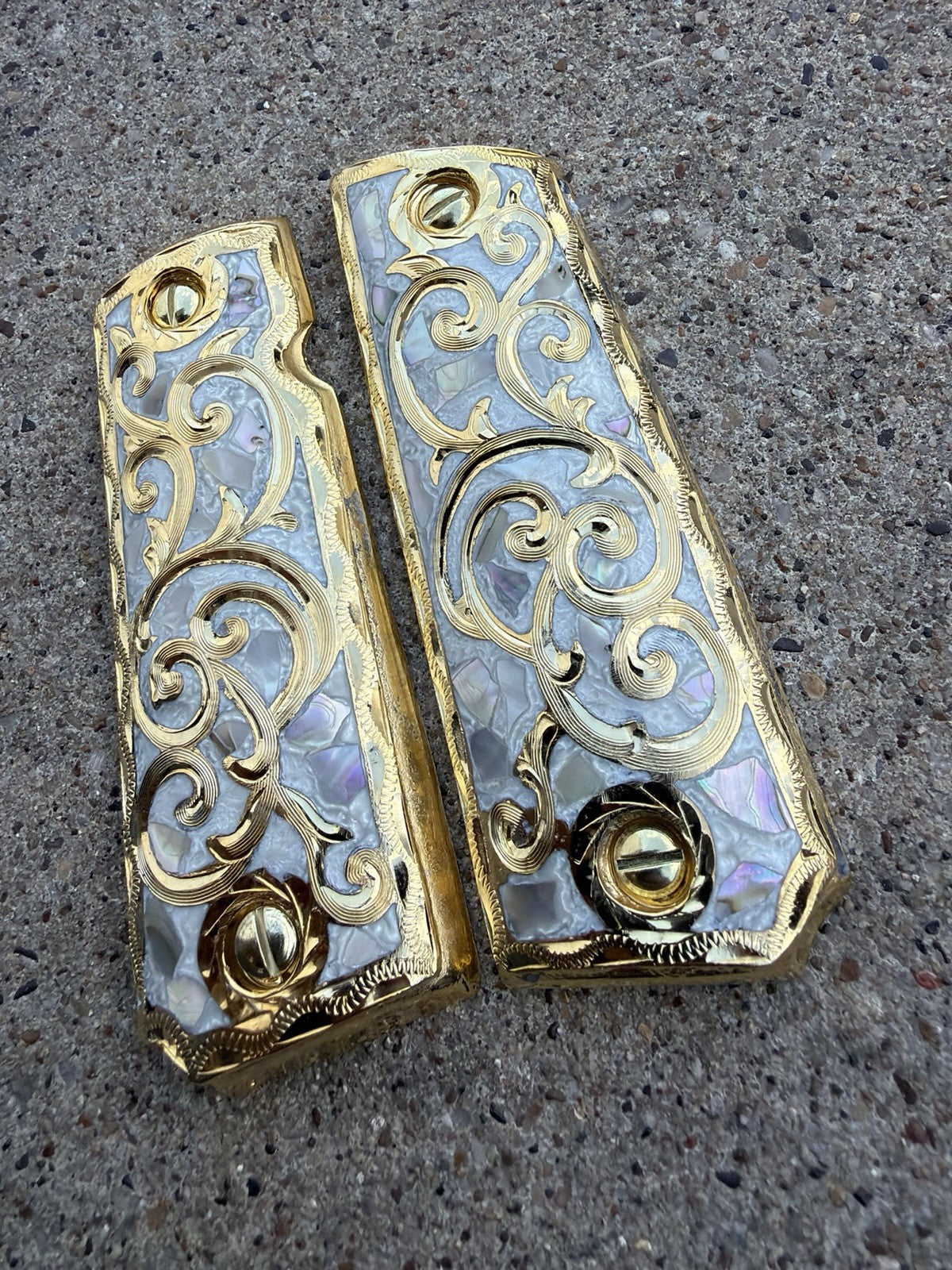 1911 45 38 Super Full Size Gold Gun Pistol Grip Cachas Chapeado & 24K Screws