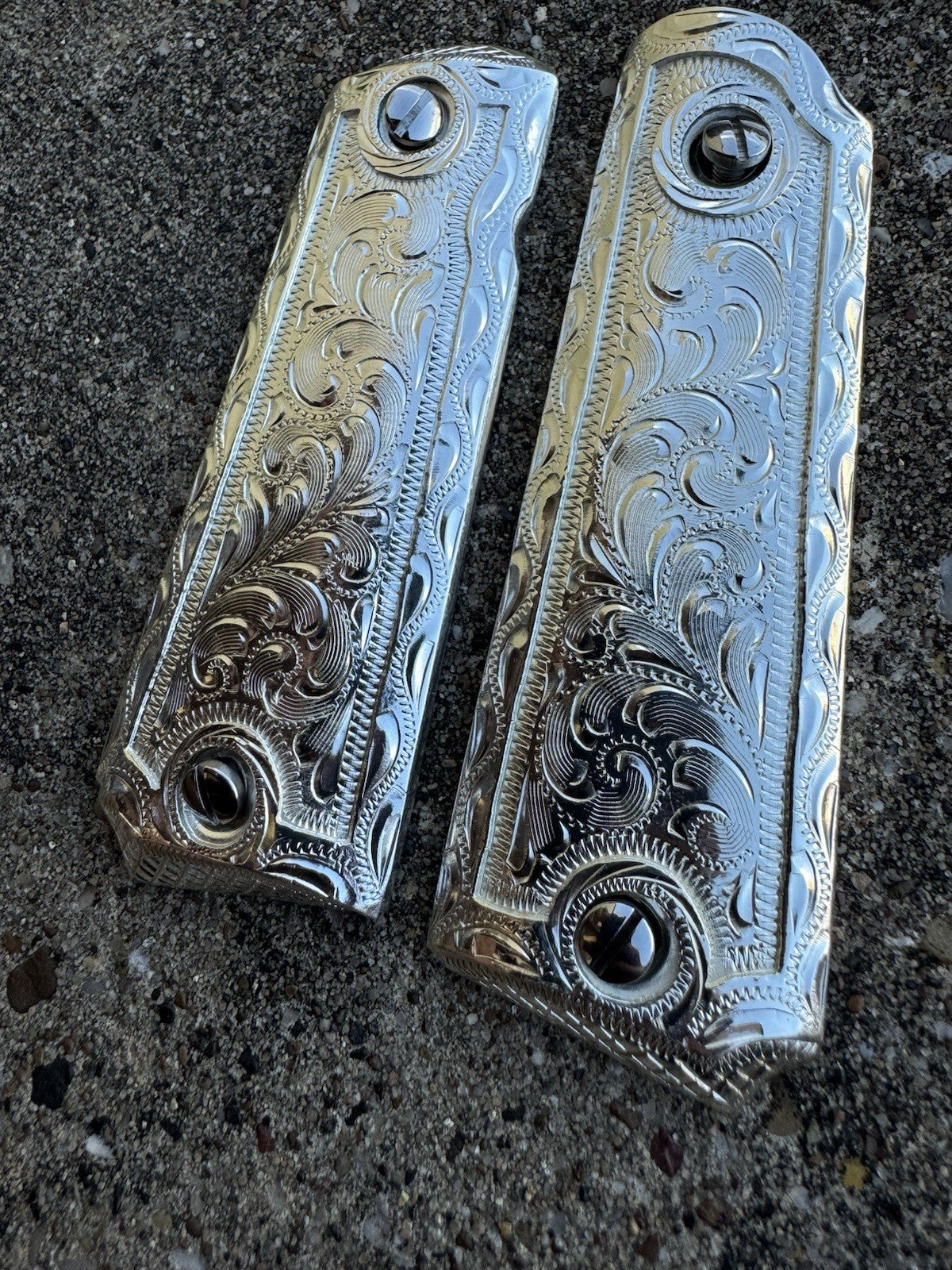 1911 45 38 Super Full Size Gun Pistol Grip Cachas & Polished Screws