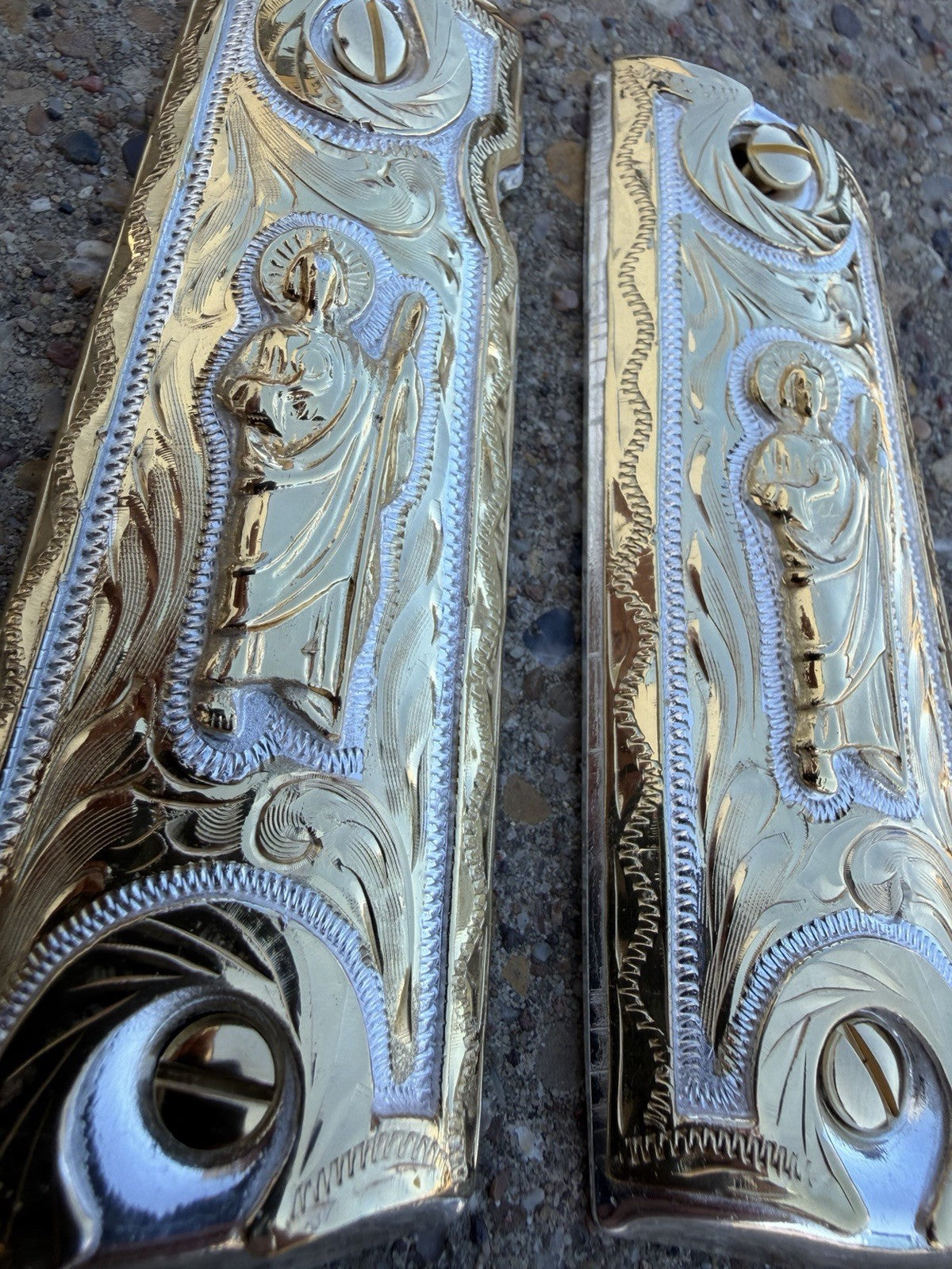 1911 45 38 Super Full Size San Judas Gold Gun Pistol Grip Cachas & 24K Screws