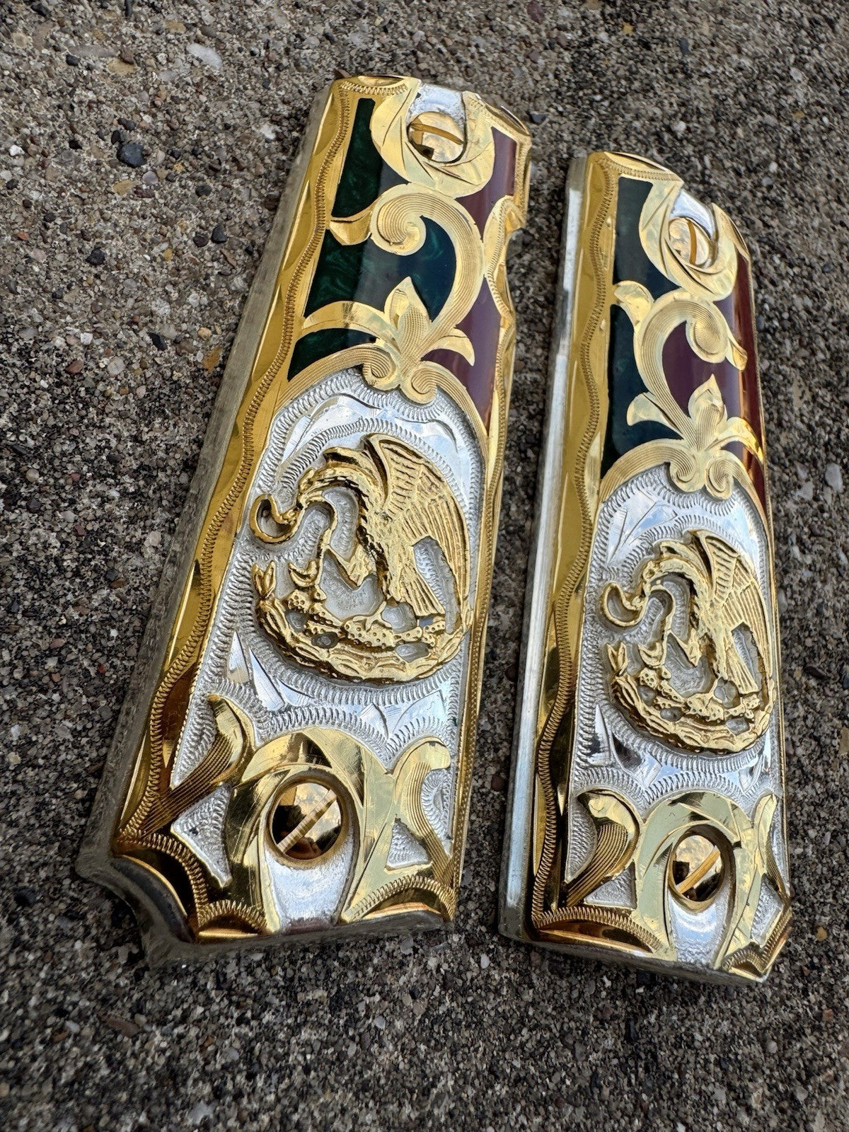1911 45 38 Super Full Size Mexican Eagle Gold Gun Pistol Grip Cachas & 24K Screw