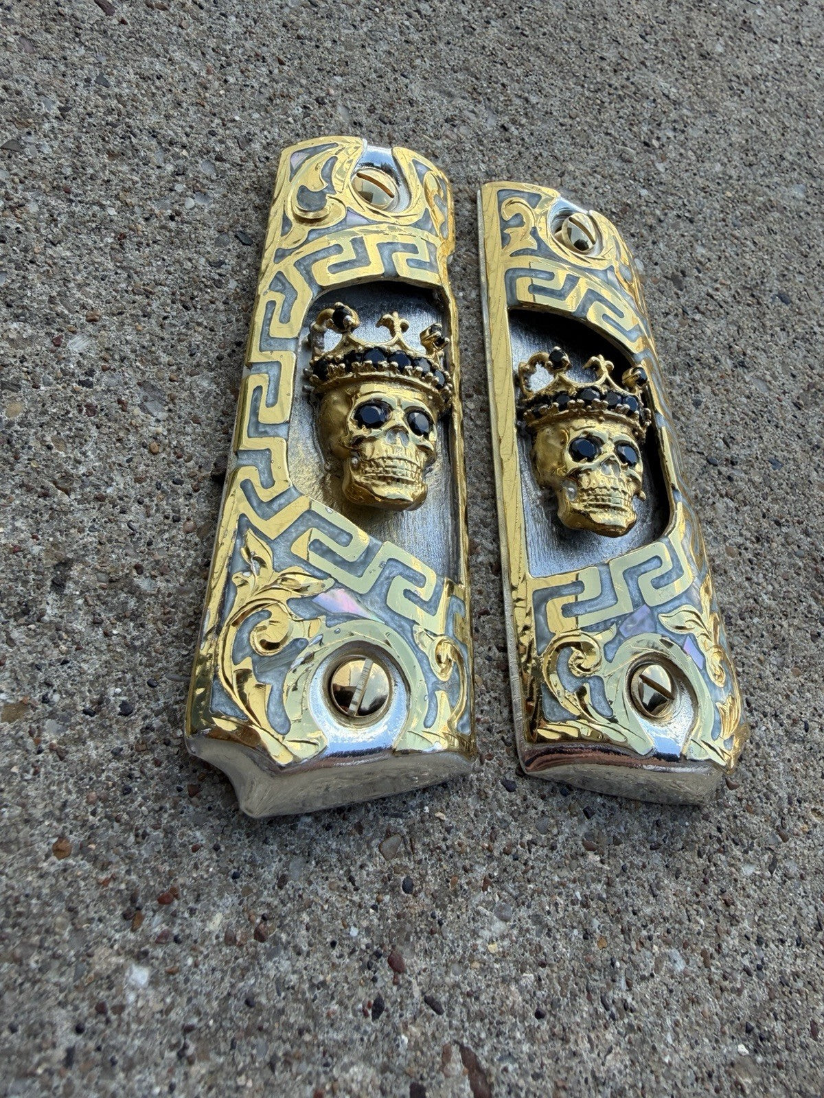 1911 45 38 Super Full Size Skull Crown Gold Gun Pistol Grip Cachas & 24K Screws