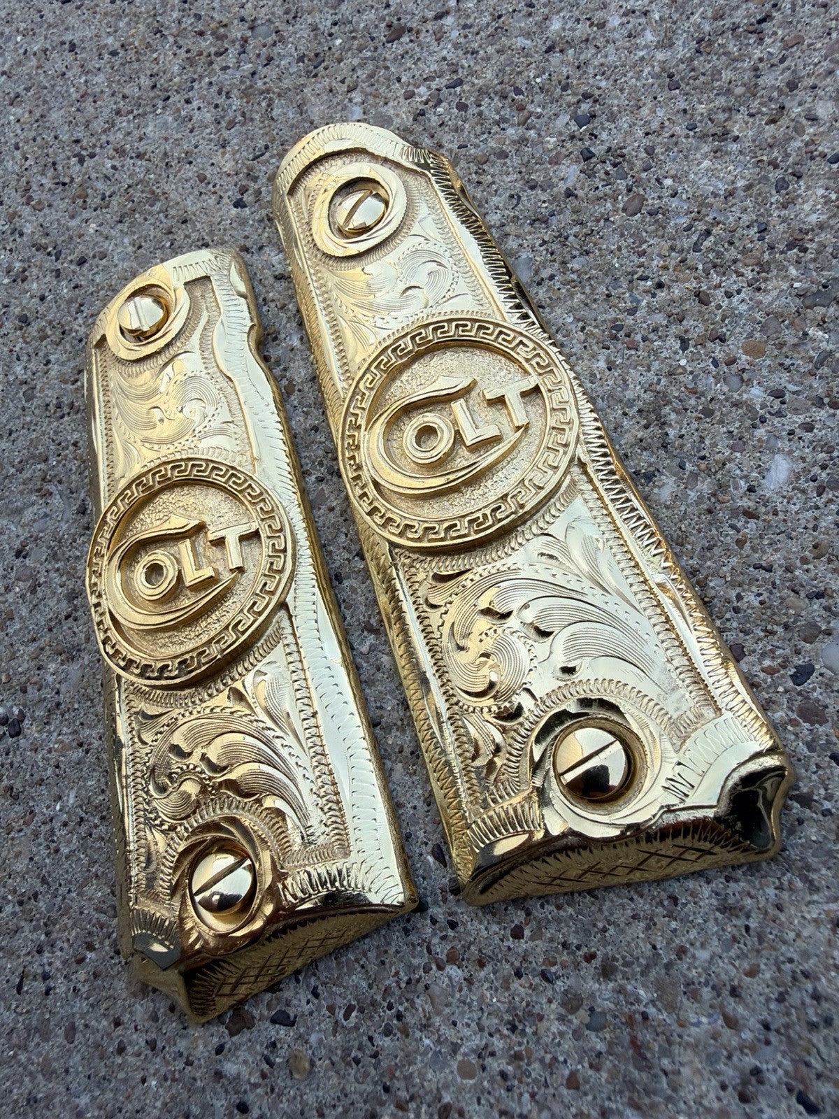 1911 45 38 Super Full Size Colt Gold Gun Pistol Grip Cachas Chapeado & 24K Screw