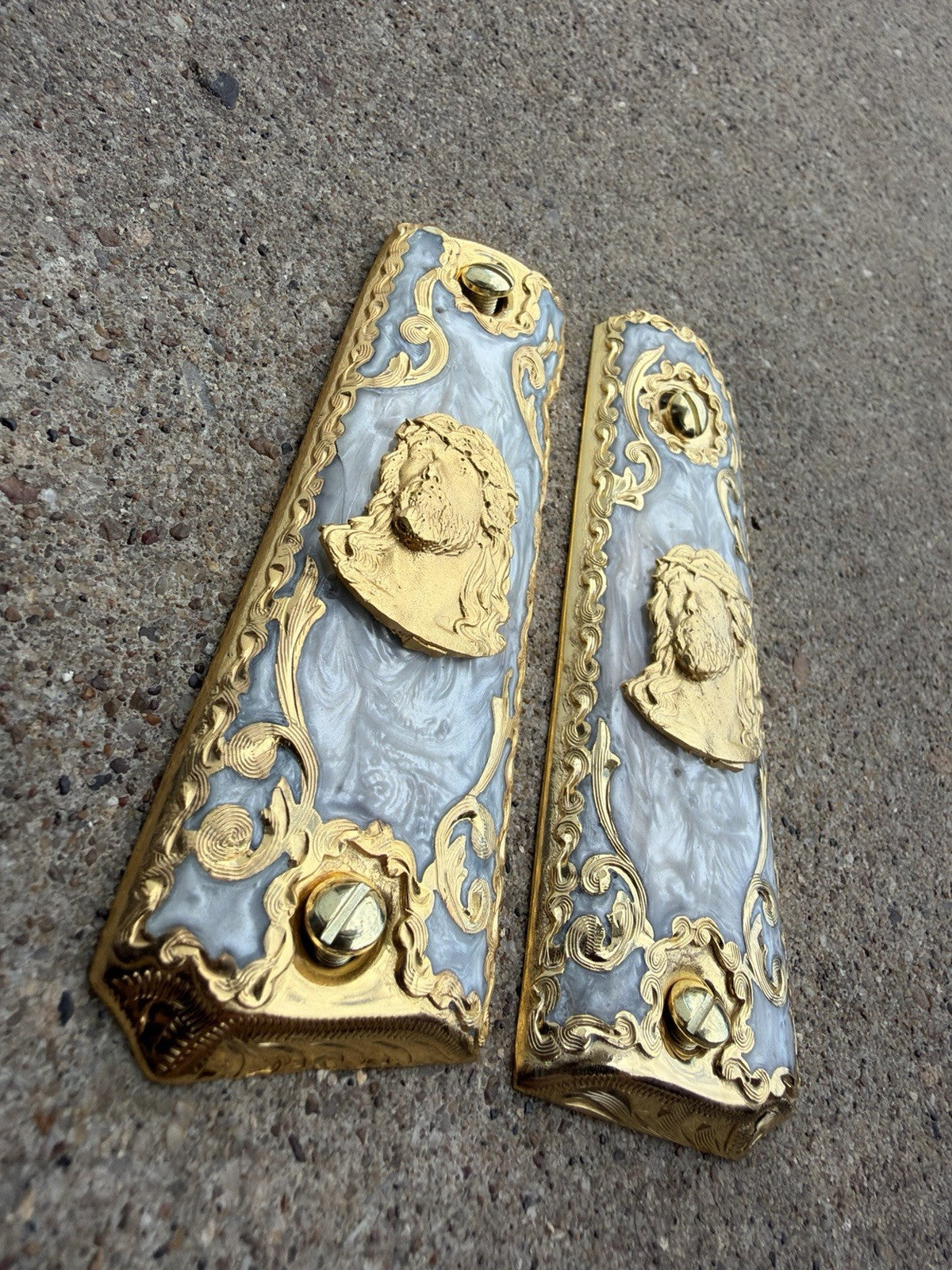 1911 45 38 Super Full Size Gold Gun Pistol Grip Cachas Chapeado & 24K Screws