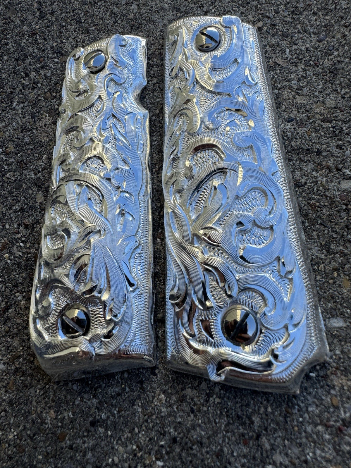 1911 45 38 Super Full Size Gun Pistol Grip Cachas & Polished Screws