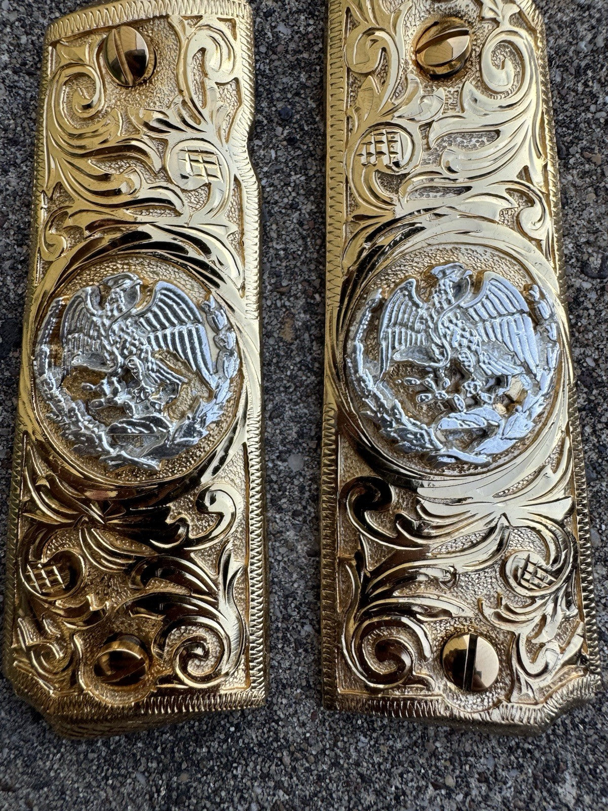 1911 45 38 Super Full Size Mexican Eagle Gold Gun Pistol Grip Cachas & 24K Screw