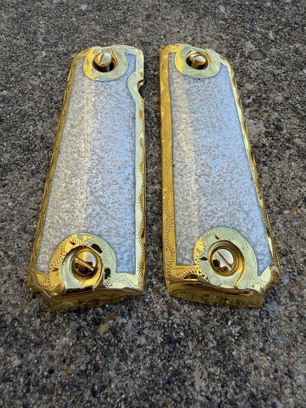 1911 45 38 Super Full Size Gold Gun Pistol Grip Cachas Chapeado & 24K Screws