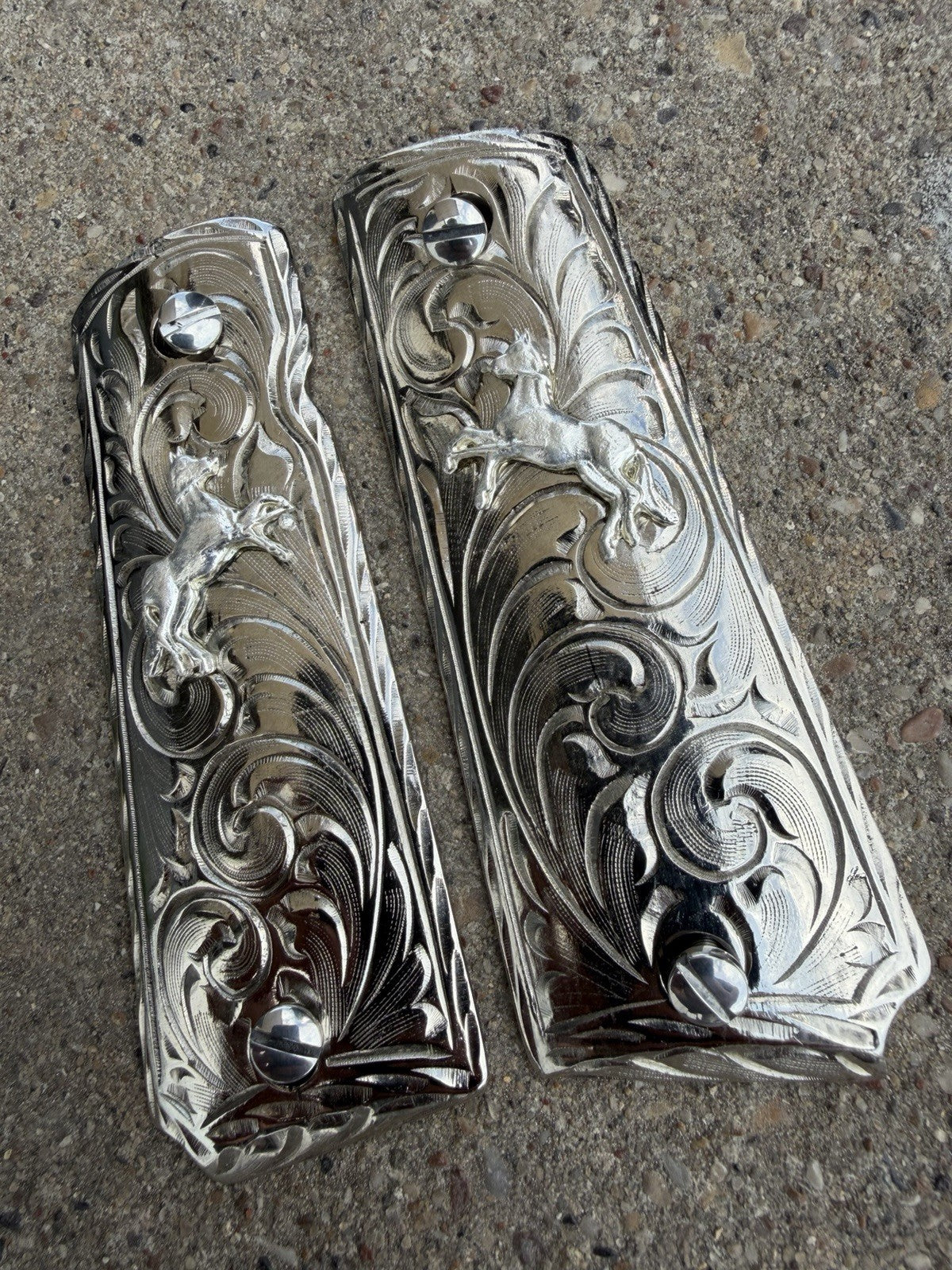 1911 45 38 Super Full Size Horse Gun Pistol Grip Cachas & Polished Screws