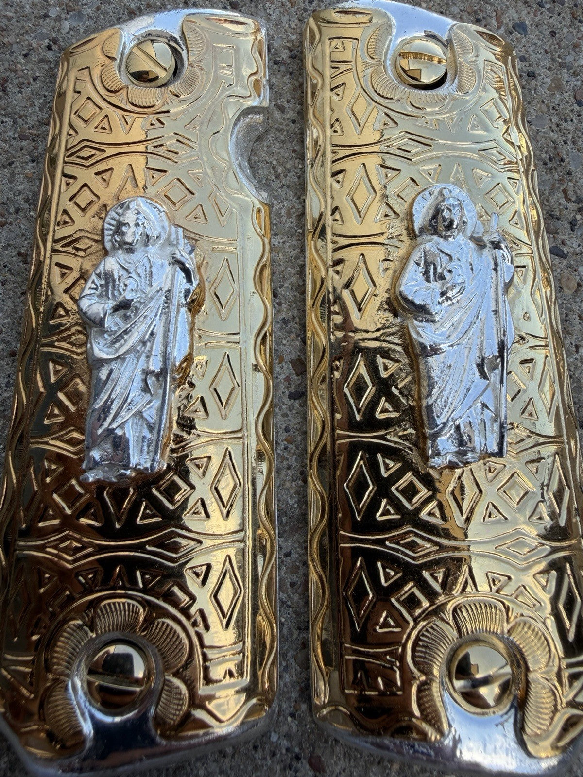 1911 45 38 Super Full Size San Judas Gold Gun Pistol Grip Cachas & 24K Screws