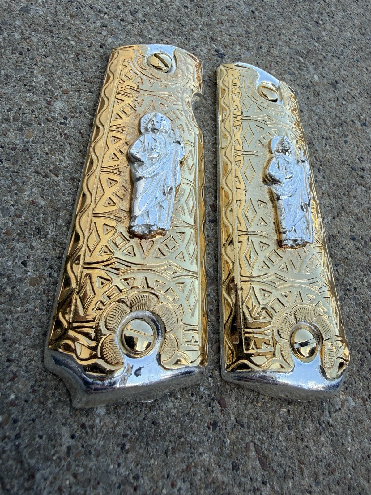 1911 45 38 Super Full Size San Judas Gold Gun Pistol Grip Cachas & 24K Screws