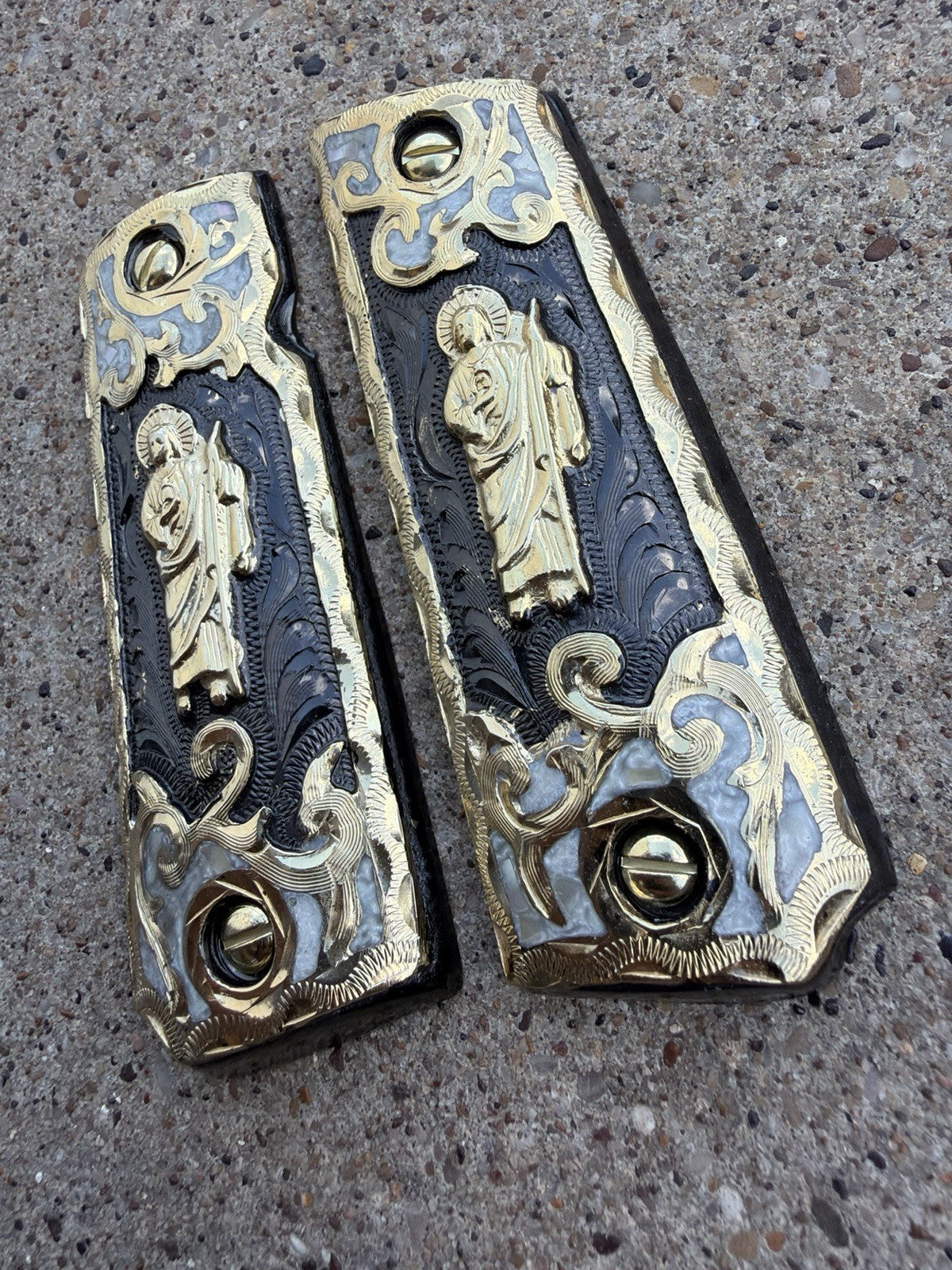1911 45 38 Super Full Size San Judas Gold Gun Pistol Grip Cachas & 24K Screws