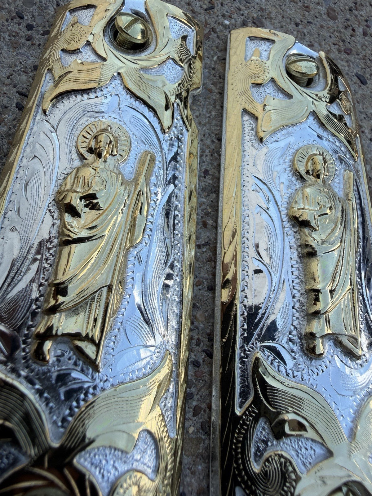 1911 45 38 Super Full Size San Judas Gold Gun Pistol Grip Cachas & 24K Screws