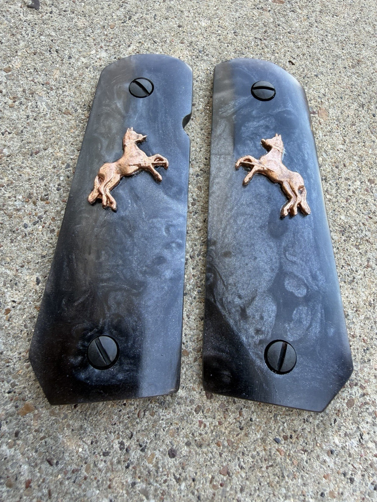 1911 45 38 Super Full Size Black Resin Gun Pistol Grip Cachas & Screws