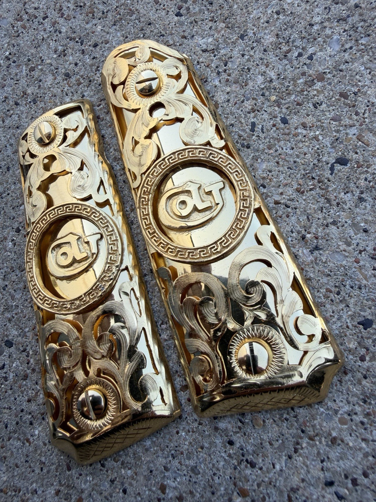1911 45 38 Super Full Size Colt Gold Gun Pistol Grip Cachas Chapeado & 24K Screw