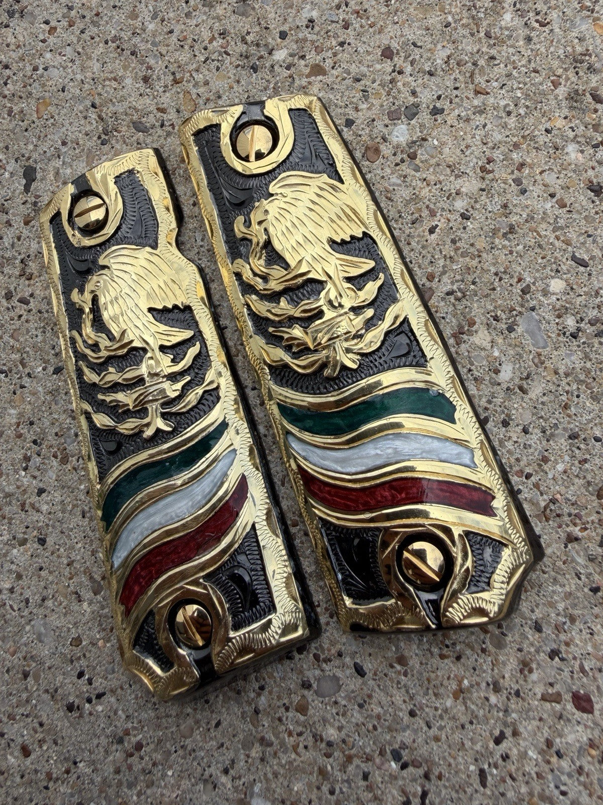 1911 45 38 Super Full Size Mexican Eagle Gold Gun Pistol Grip Cachas & 24K Screw