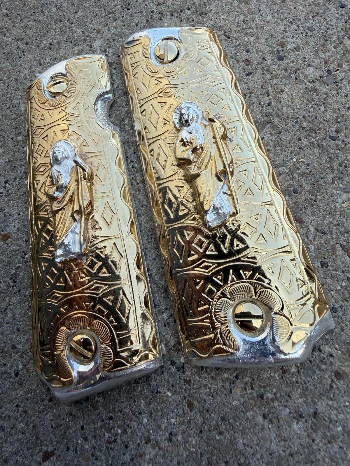 1911 45 38 Super Full Size San Judas Gold Gun Pistol Grip Cachas & 24K Screws