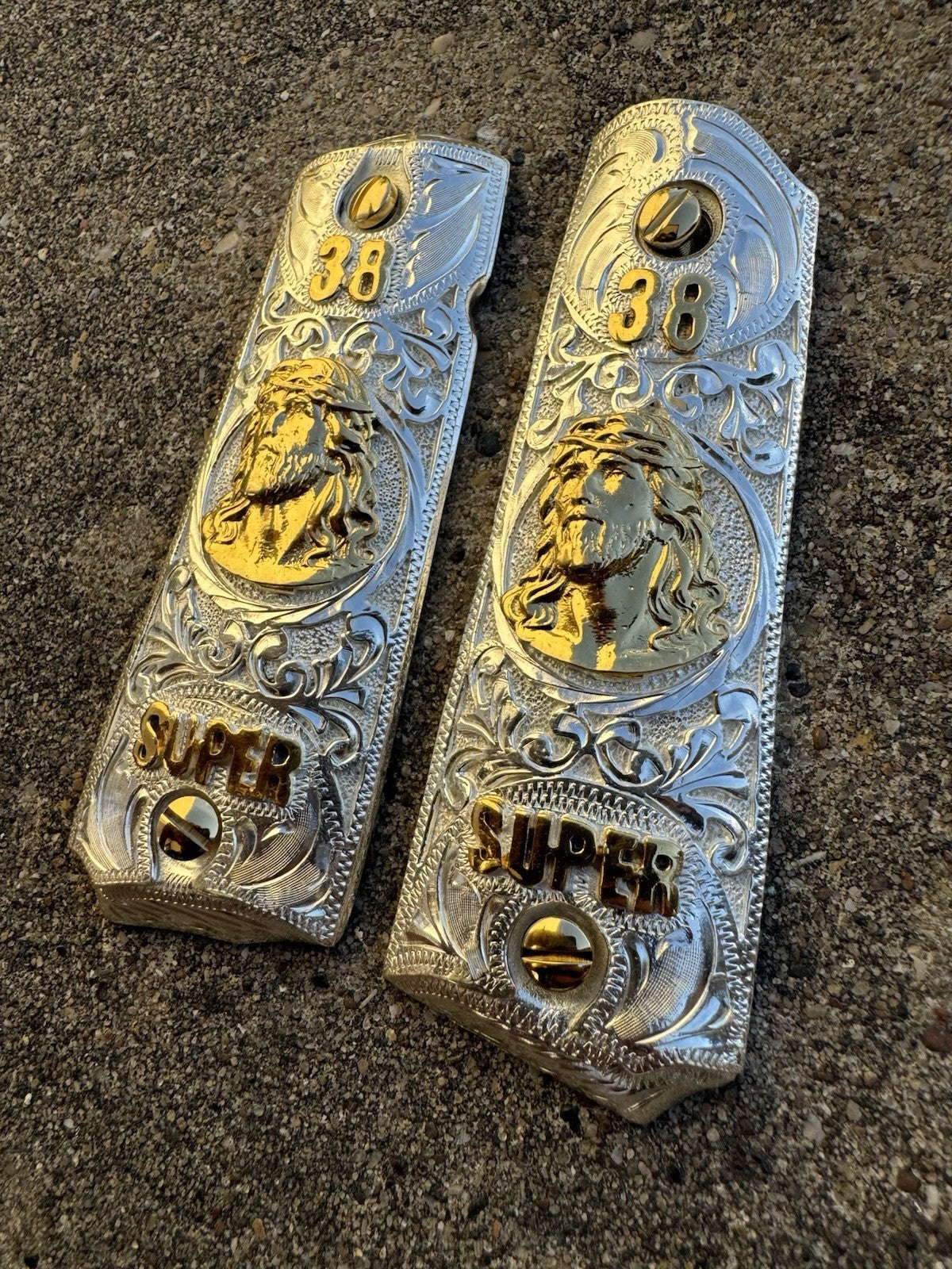 1911 45 38 Super Full Size Jesus Gold Gun Pistol Grip Cachas & 24K Screws