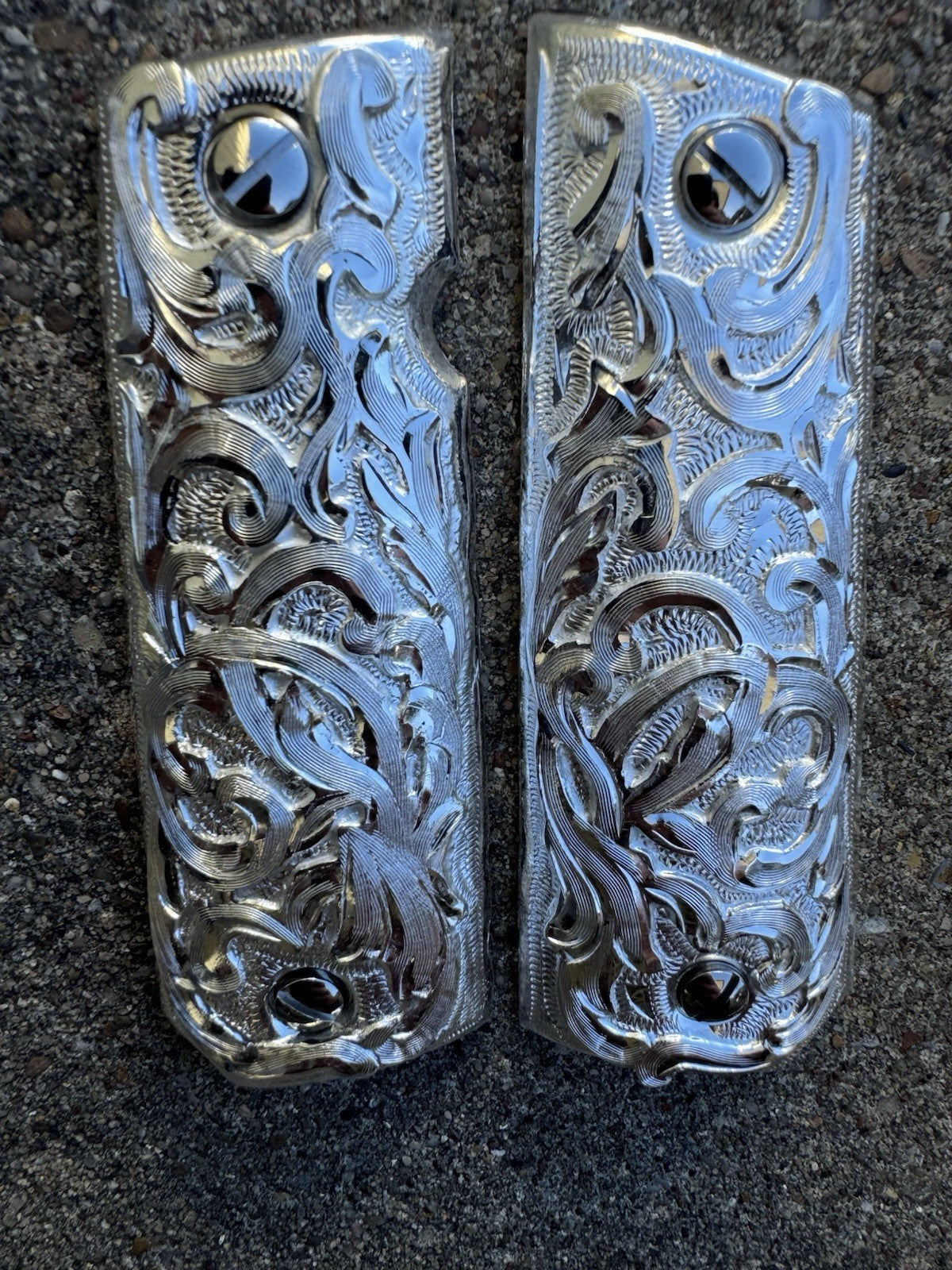1911 45 38 Super Full Size Gun Pistol Grip Cachas & Polished Screws