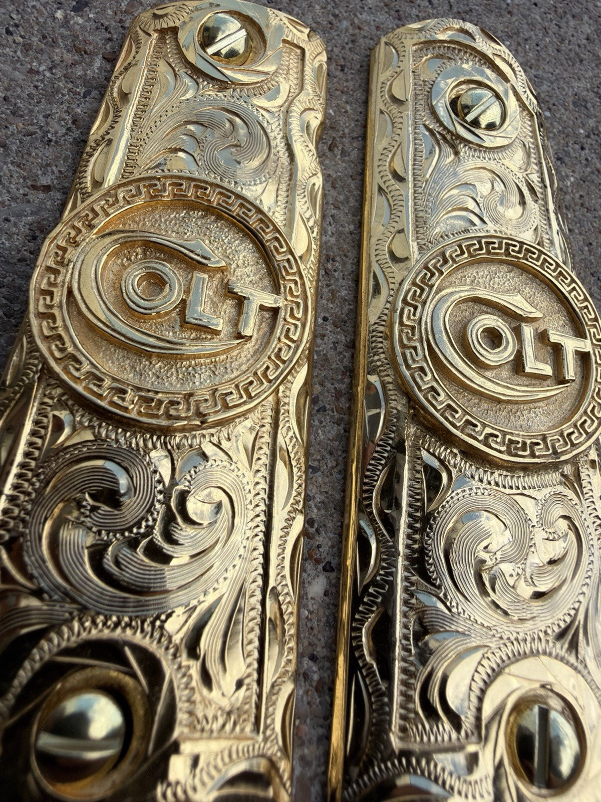 1911 45 38 Super Full Size Gold Gun Pistol Grip Cachas Chapeado & 24K Screws