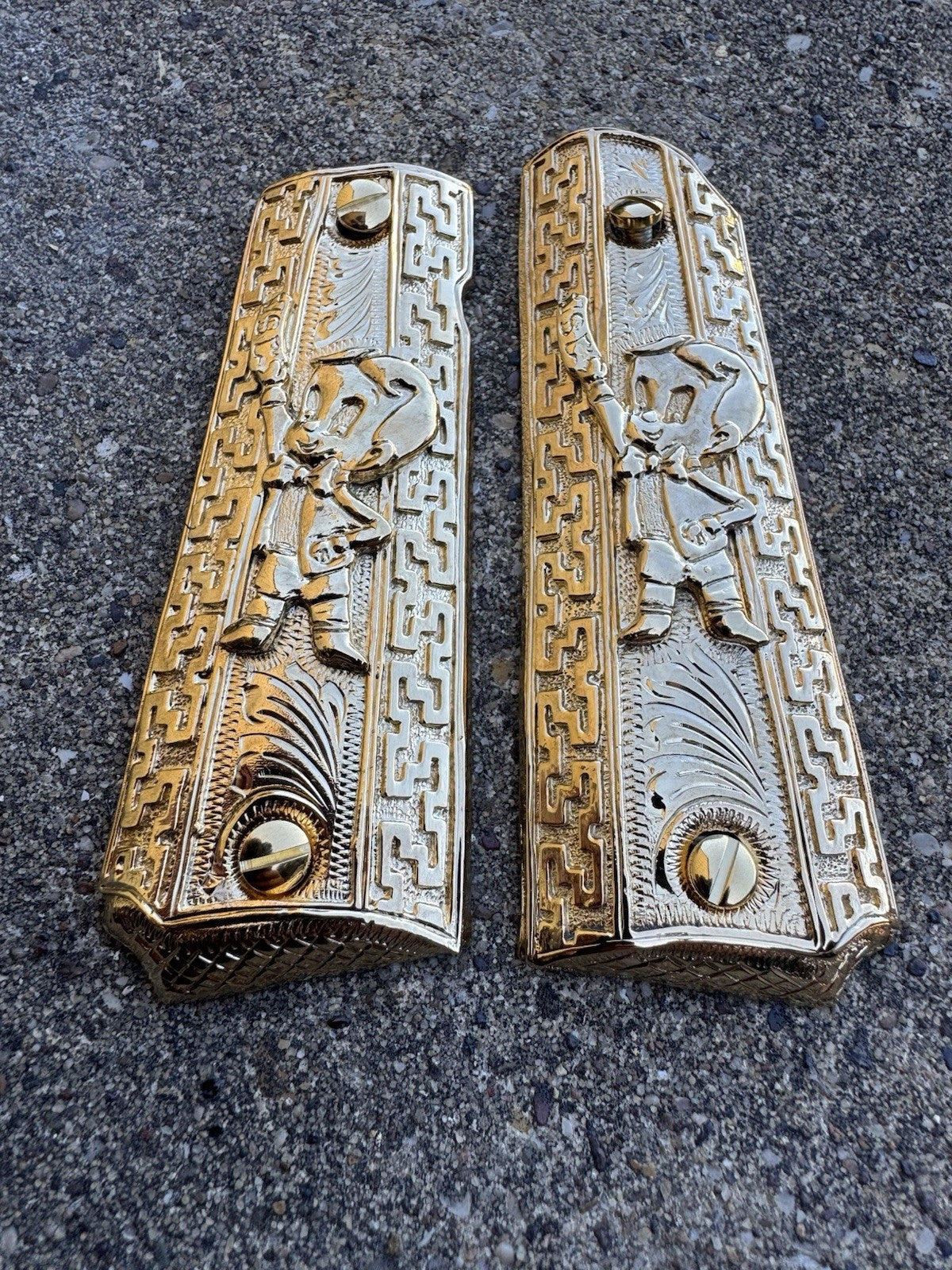 1911 45 38 Super Full Size Richie Rich Gold Gun Pistol Grip Cachas & 24K Screws