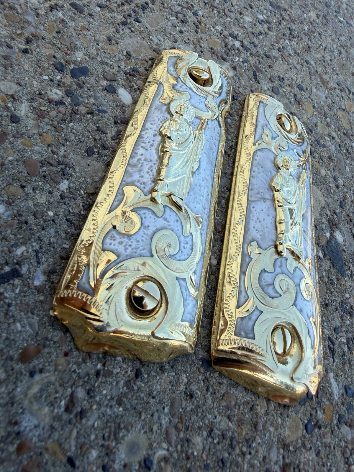 1911 45 38 Super Full Size San Judas Gold Gun Pistol Grip Cachas & 24K Screws