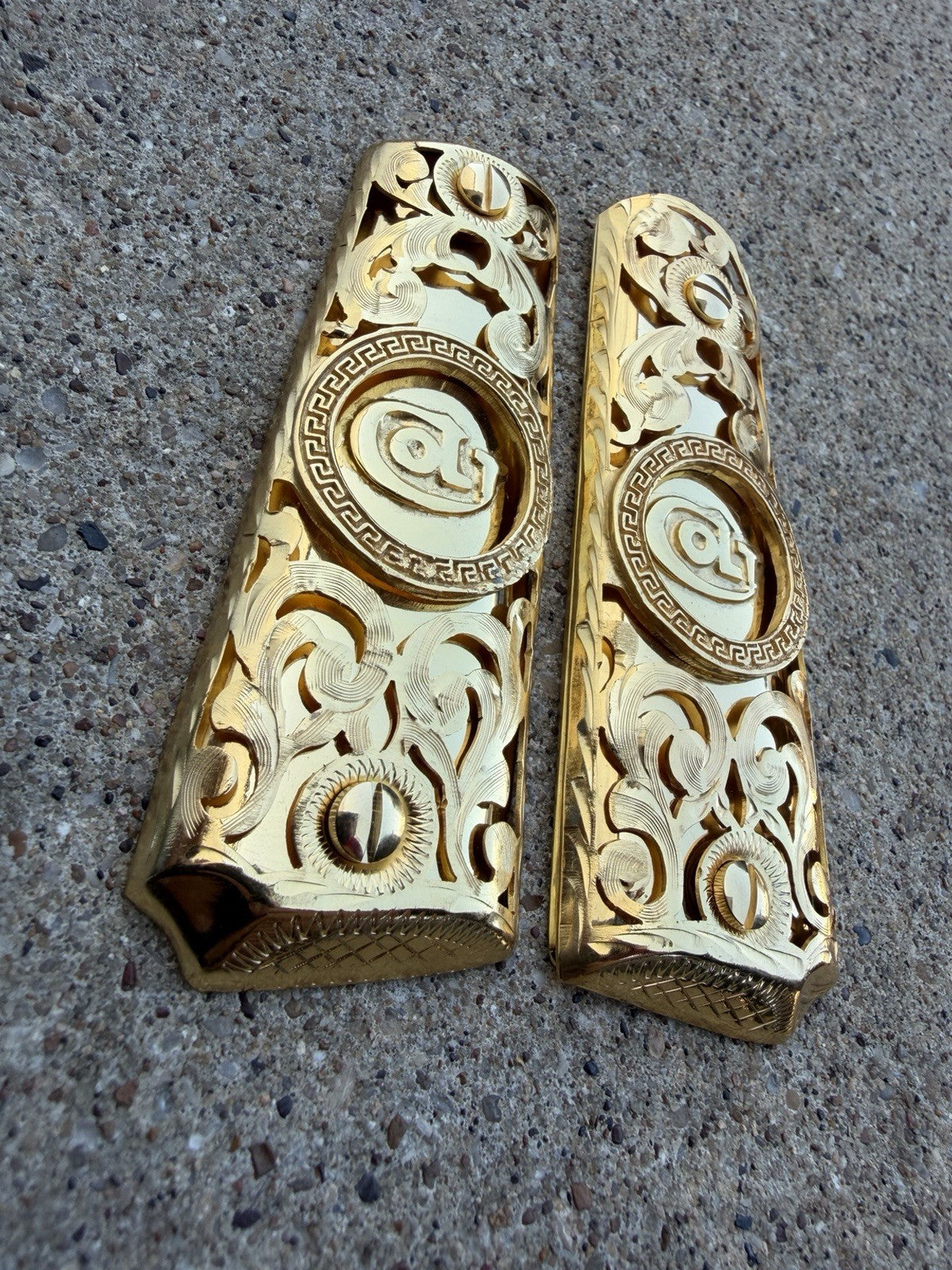1911 45 38 Super Full Size Colt Gold Gun Pistol Grip Cachas Chapeado & 24K Screw