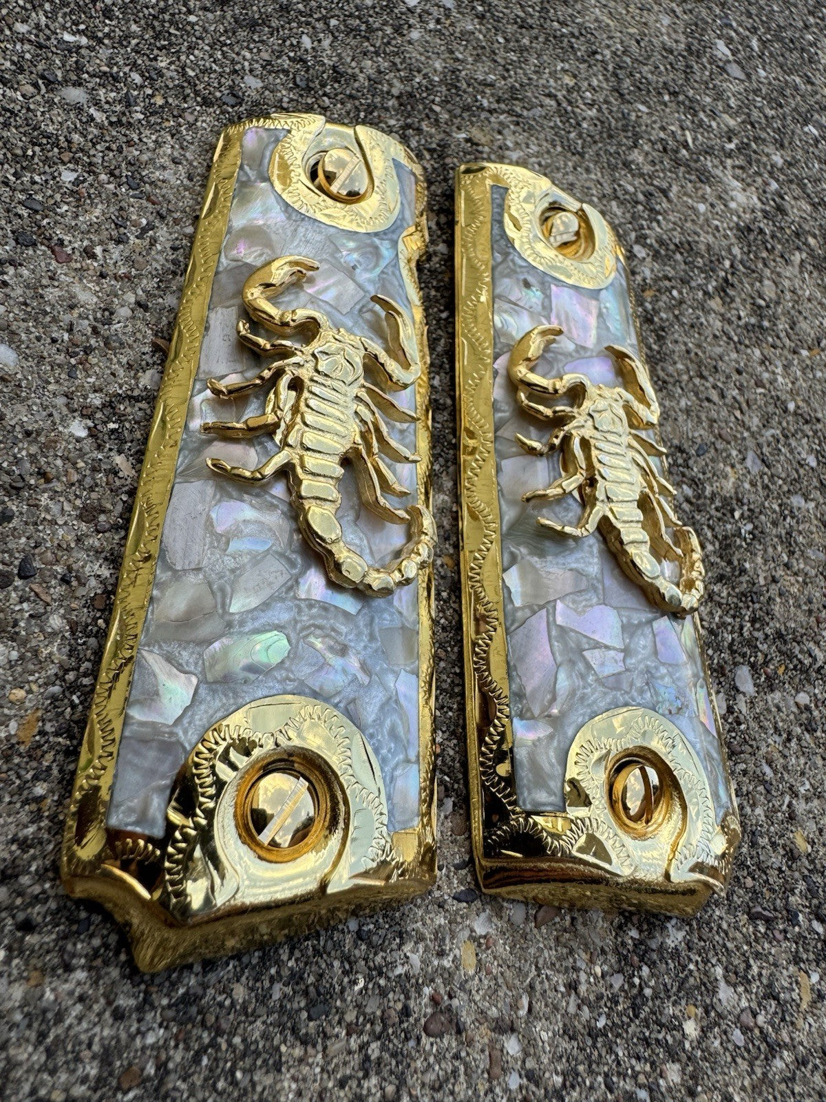1911 45 38 Super Full Size Scorpion Gold Gun Pistol Grip Cachas & 24K Screws