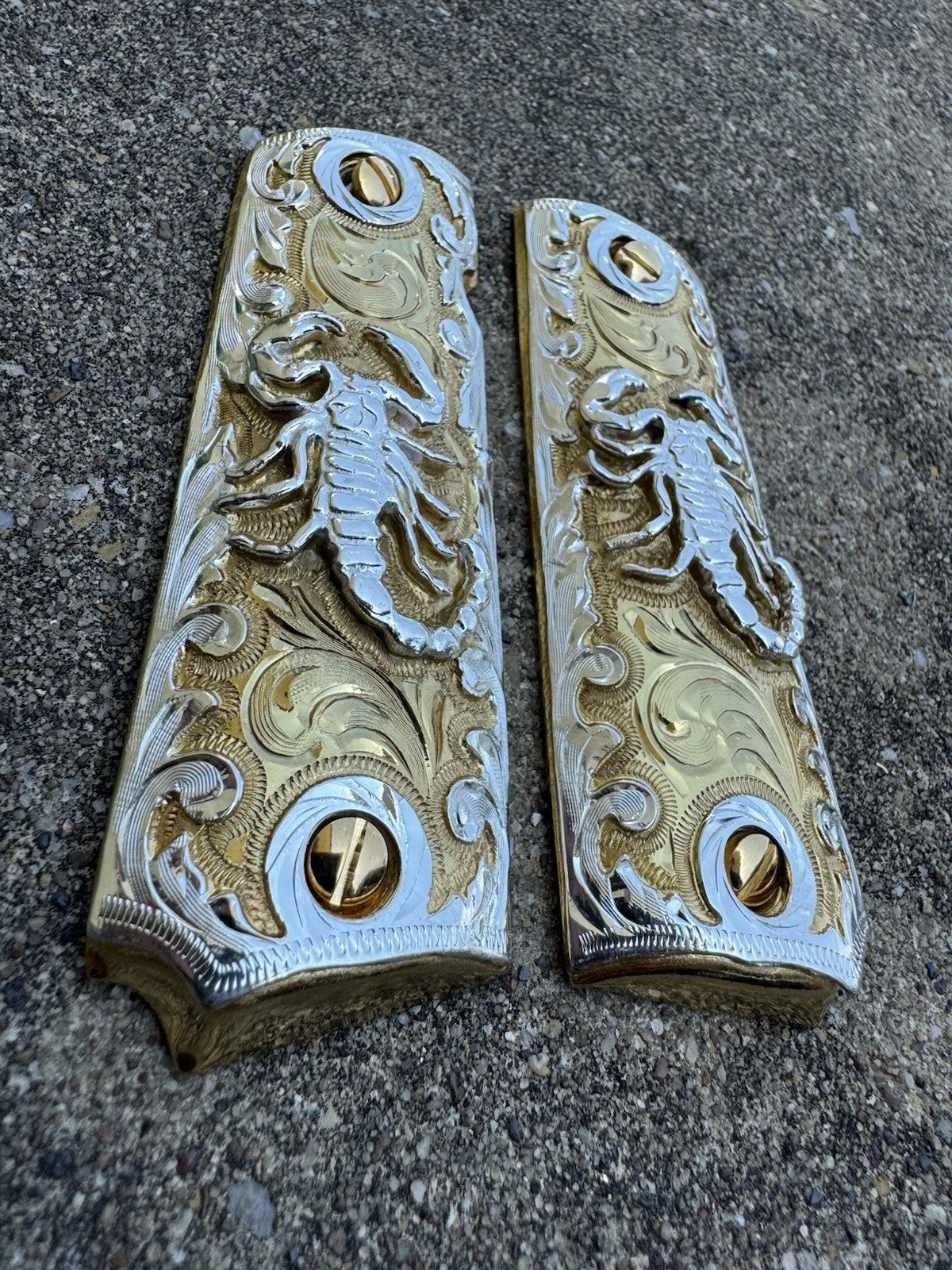 1911 45 38 Super Scorpion Full Size Gold Gun Pistol Grip Cachas & 24K Screws