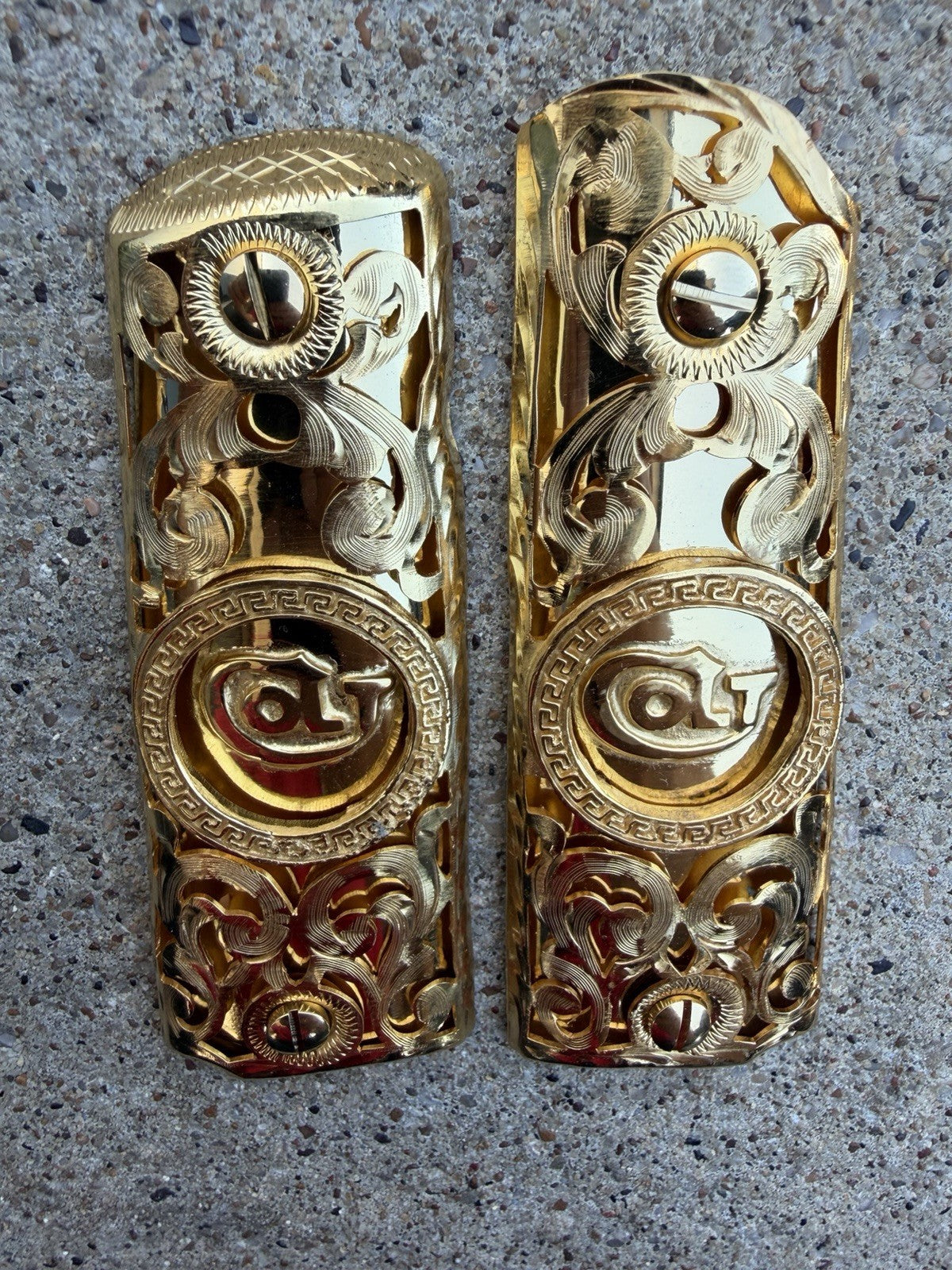 1911 45 38 Super Full Size Colt Gold Gun Pistol Grip Cachas Chapeado & 24K Screw