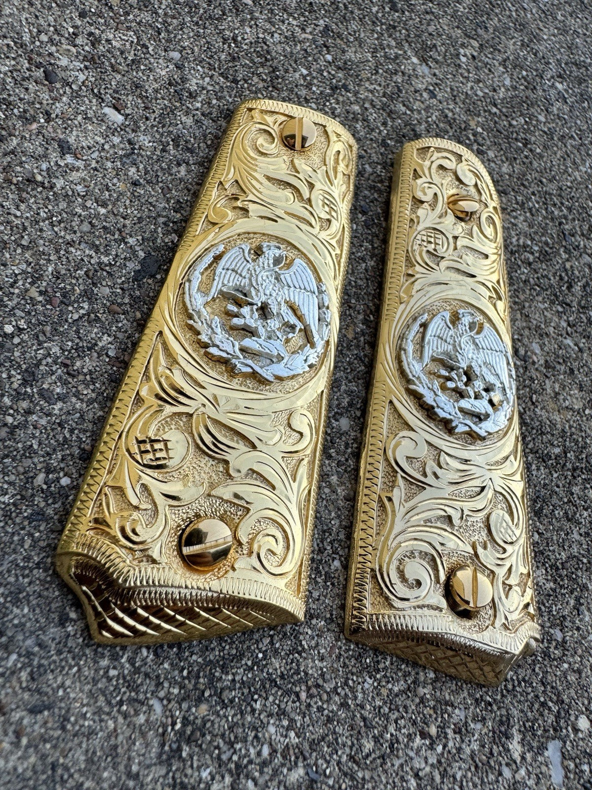 1911 45 38 Super Full Size Mexican Eagle Gold Gun Pistol Grip Cachas & 24K Screw