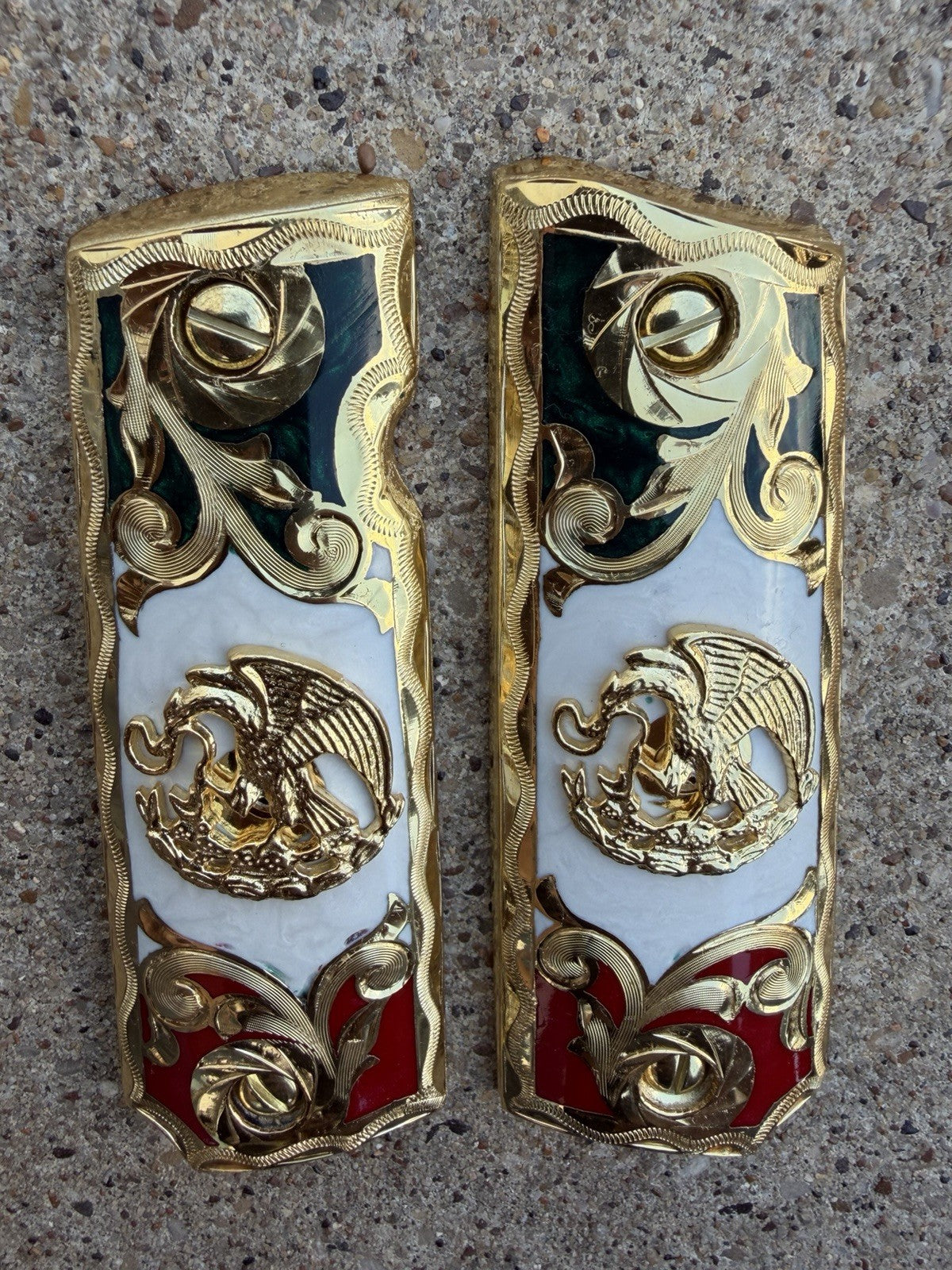 1911 45 38 Super Full Size Mexican Eagle Gold Gun Pistol Grip Cachas & 24K Screw