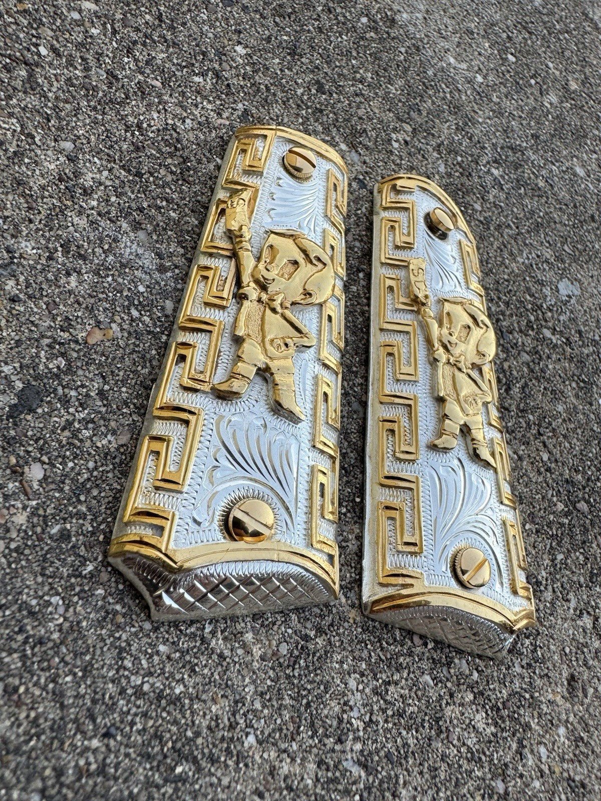 1911 45 38 Super Full Size Richie Rich Gold Gun Pistol Grip Cachas & 24K Screws