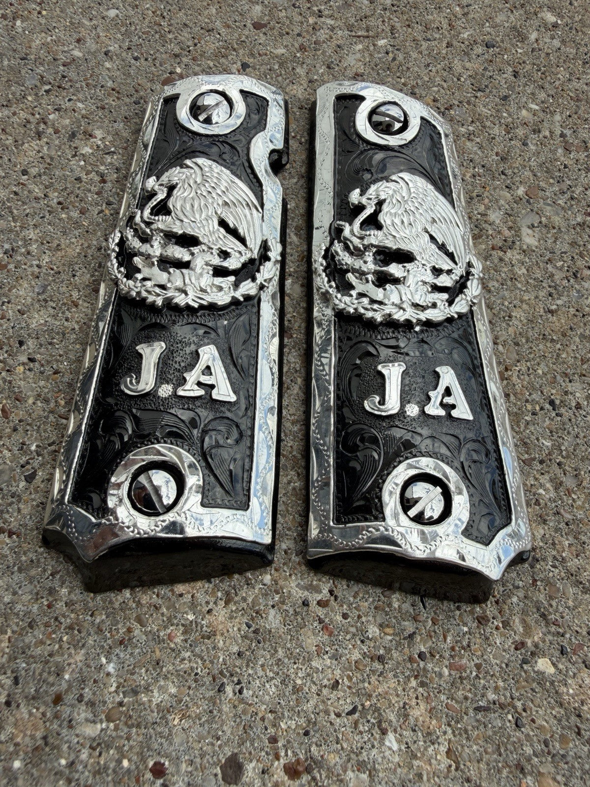1911 45 38 Super Full Size Mexican Eagle "J.A" Gun Pistol Grip Cachas & Screws